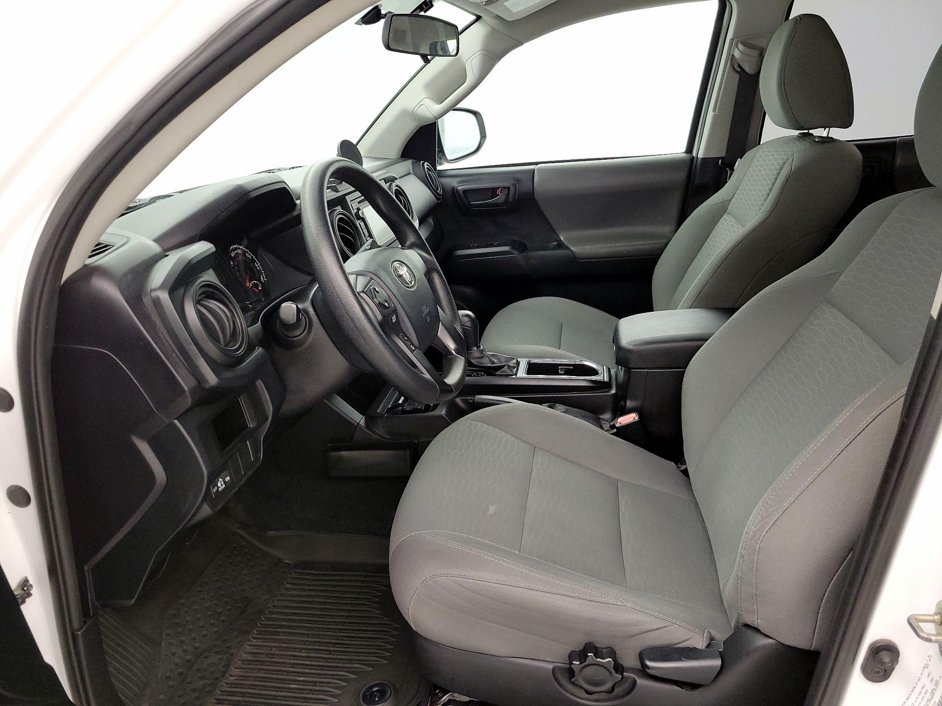 Thumbnail: 2016 Toyota Tacoma - 11