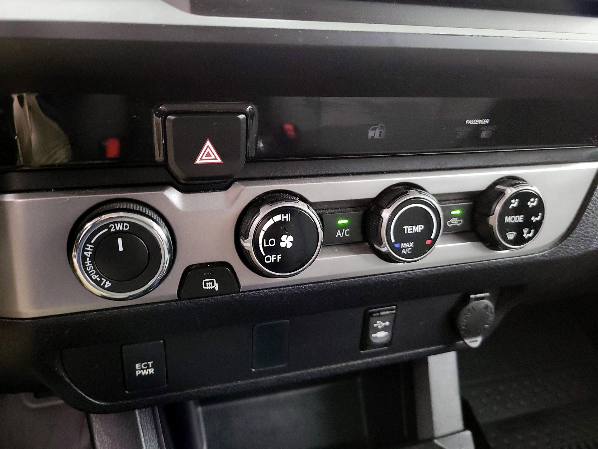 Thumbnail: 2016 Toyota Tacoma - 16