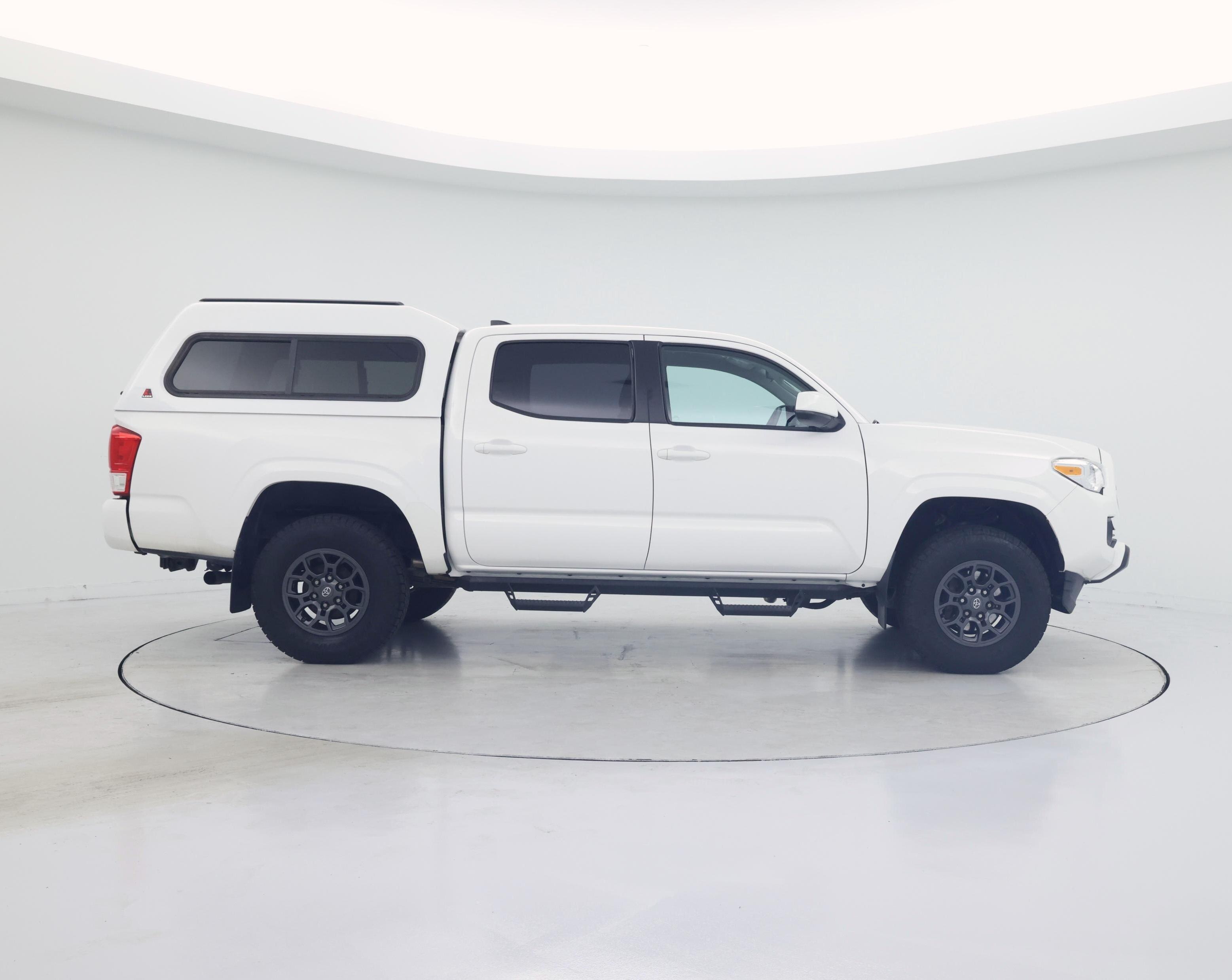 Thumbnail: 2016 Toyota Tacoma - 7