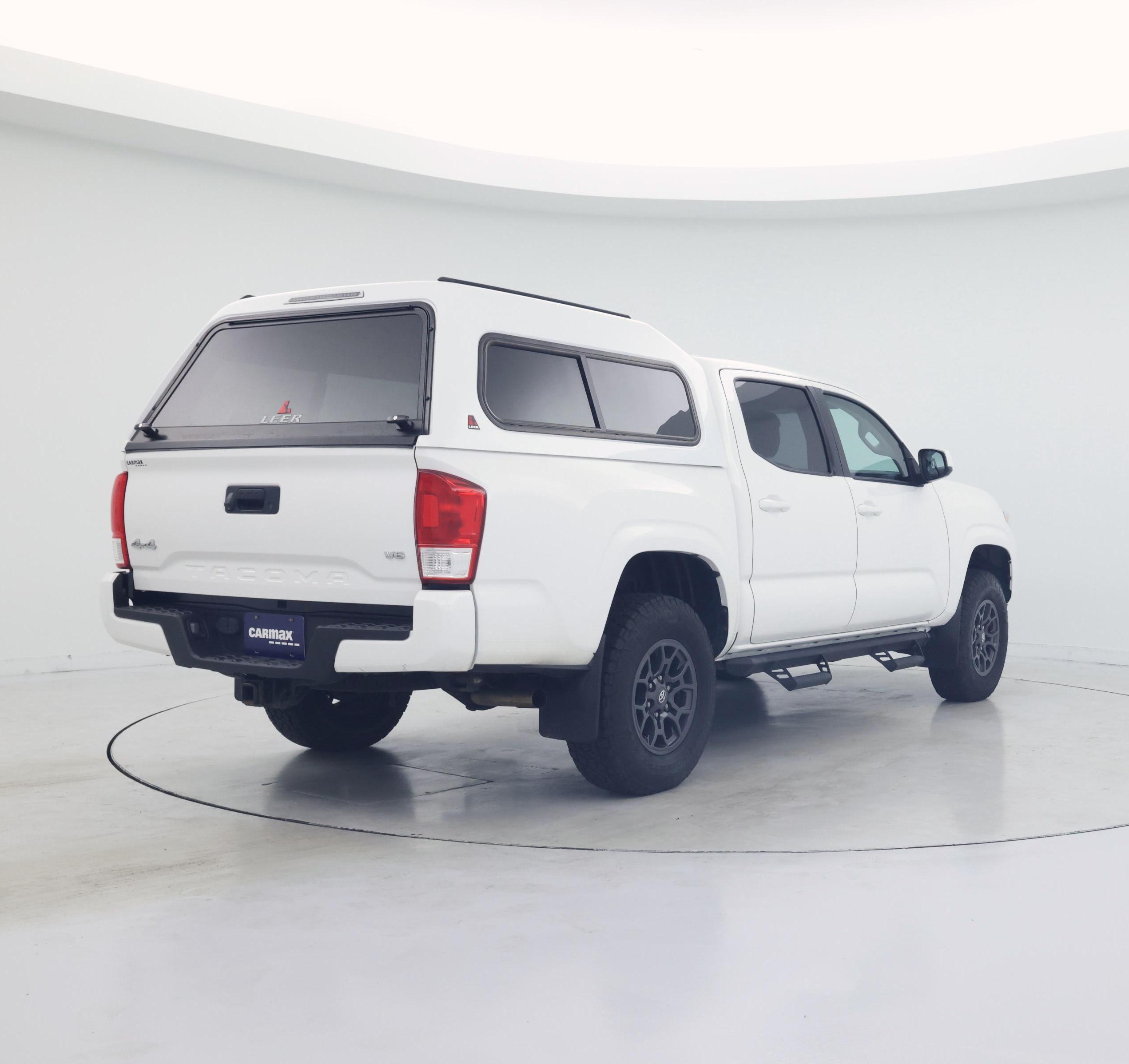 Thumbnail: 2016 Toyota Tacoma - 8