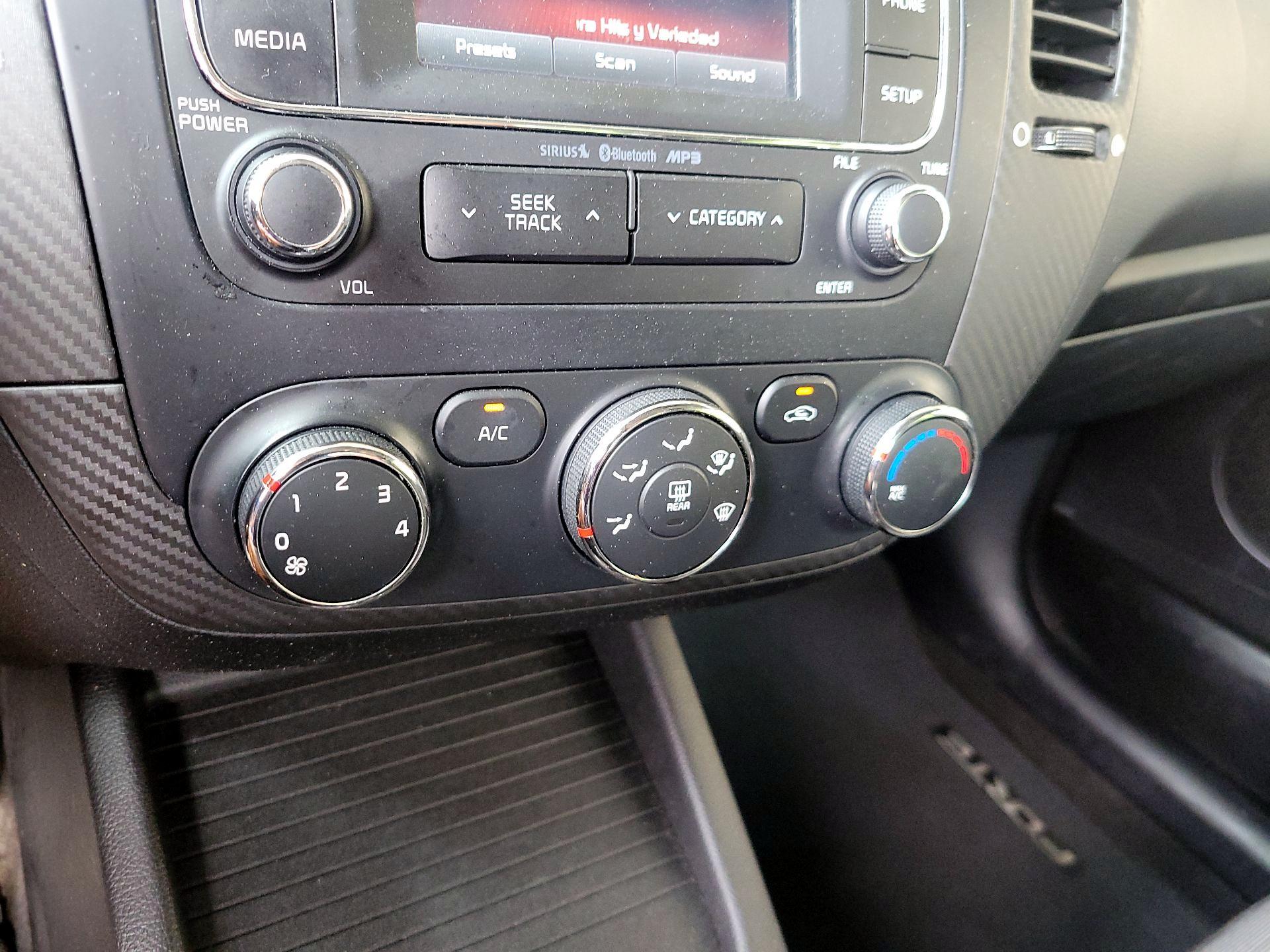 Thumbnail: 2014 Kia Forte - 16