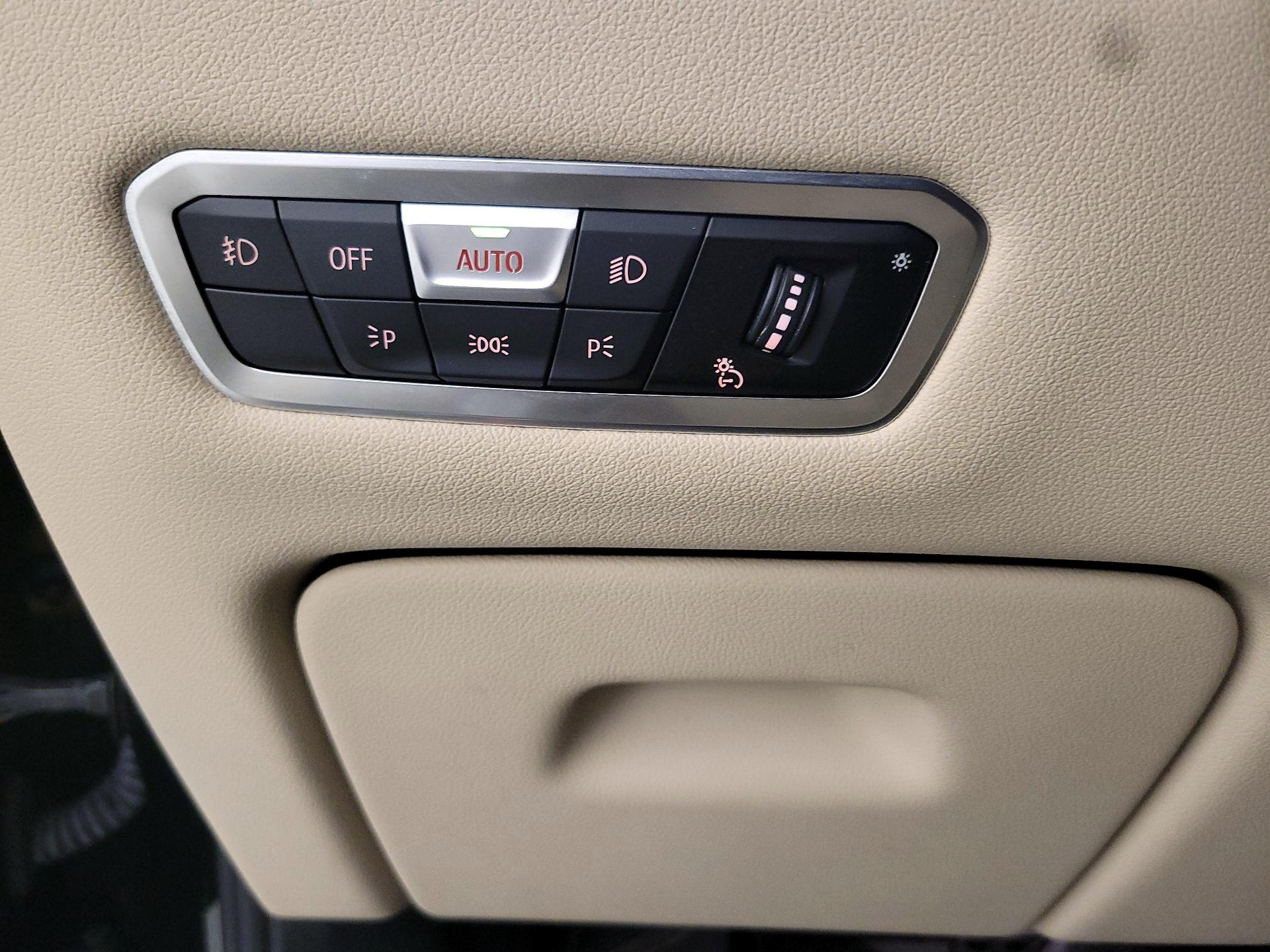 Thumbnail: 2021 BMW X5 - 13