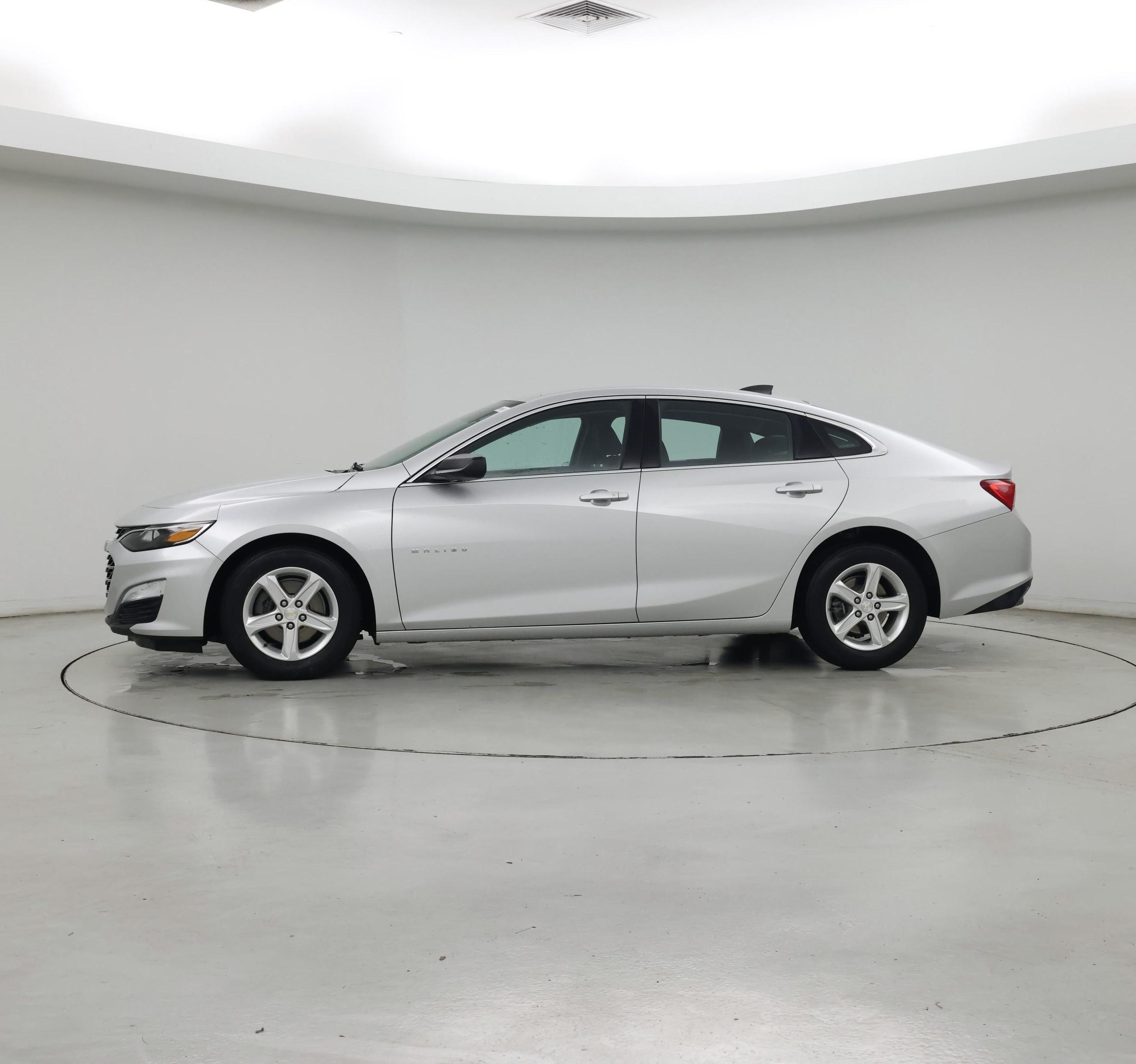 Thumbnail: 2022 Chevrolet Malibu - 3