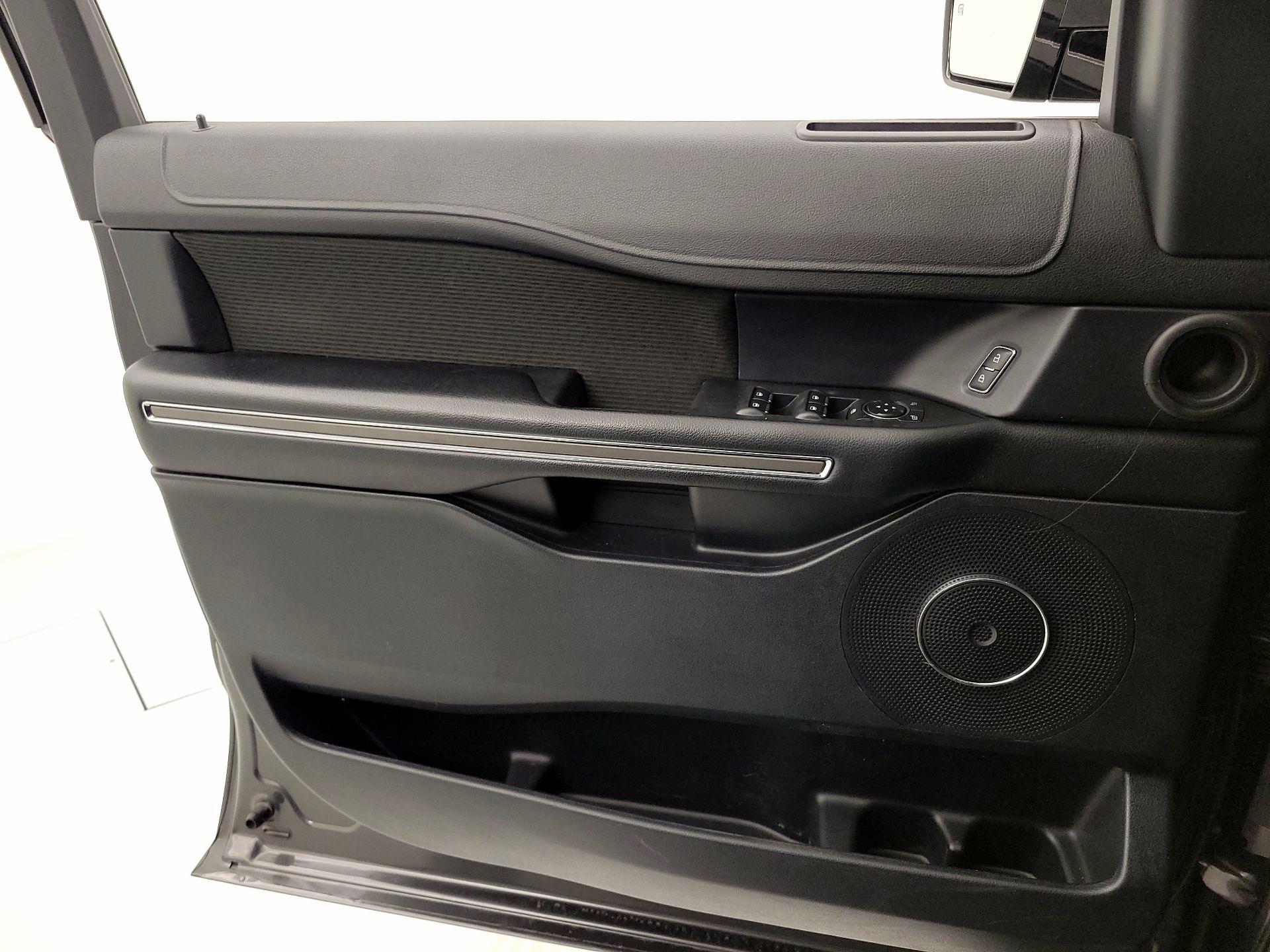 Thumbnail: 2019 Ford Expedition - 12