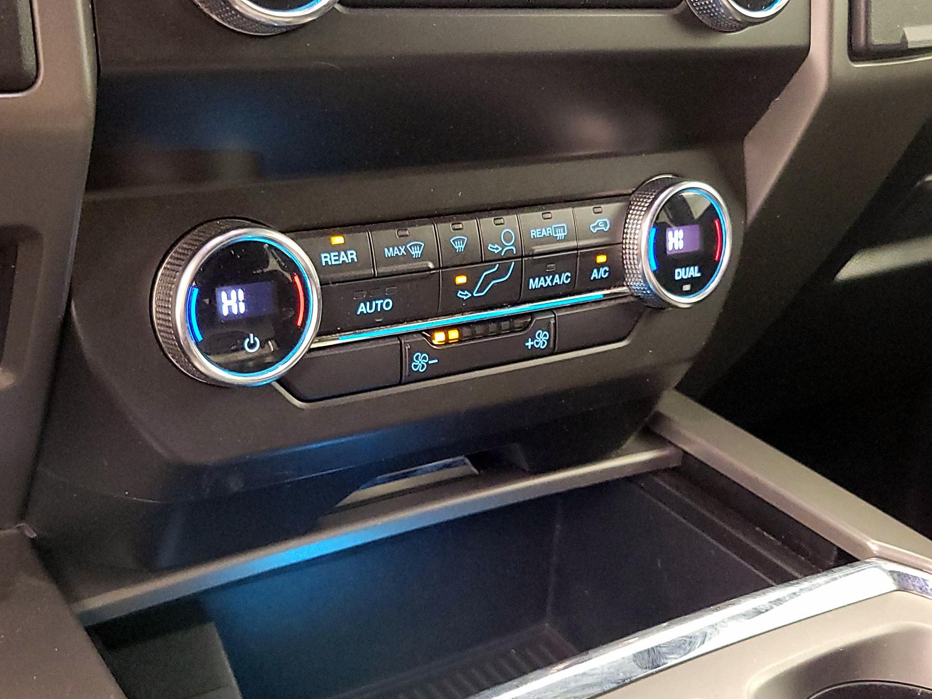 Thumbnail: 2019 Ford Expedition - 16