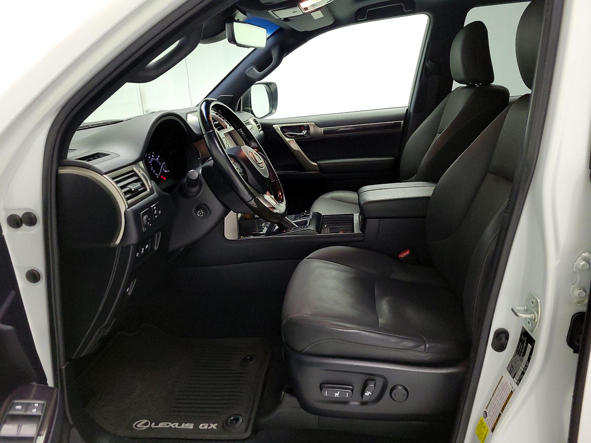 Thumbnail: 2020 Lexus GX - 11