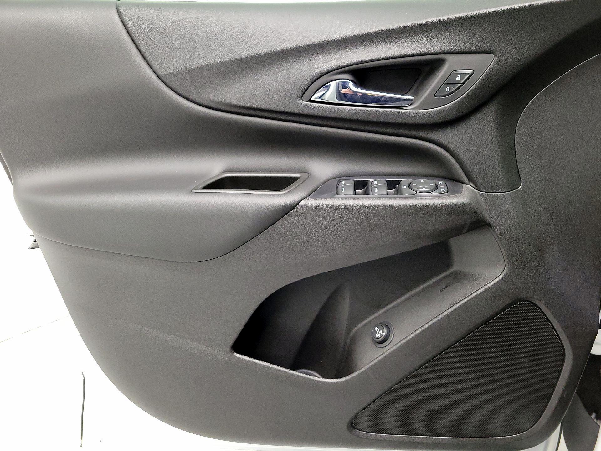 Thumbnail: 2020 Chevrolet Equinox - 12