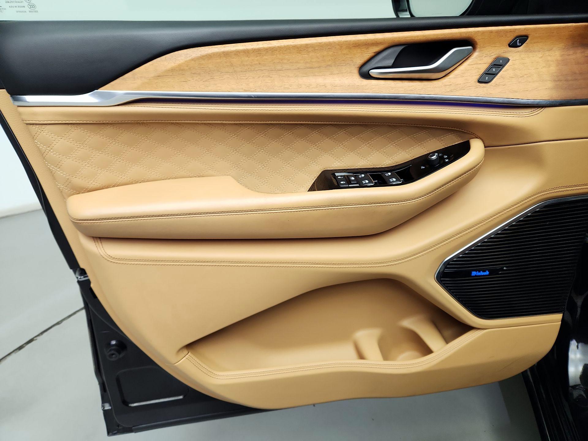 Thumbnail: 2022 Jeep Grand Cherokee - 12