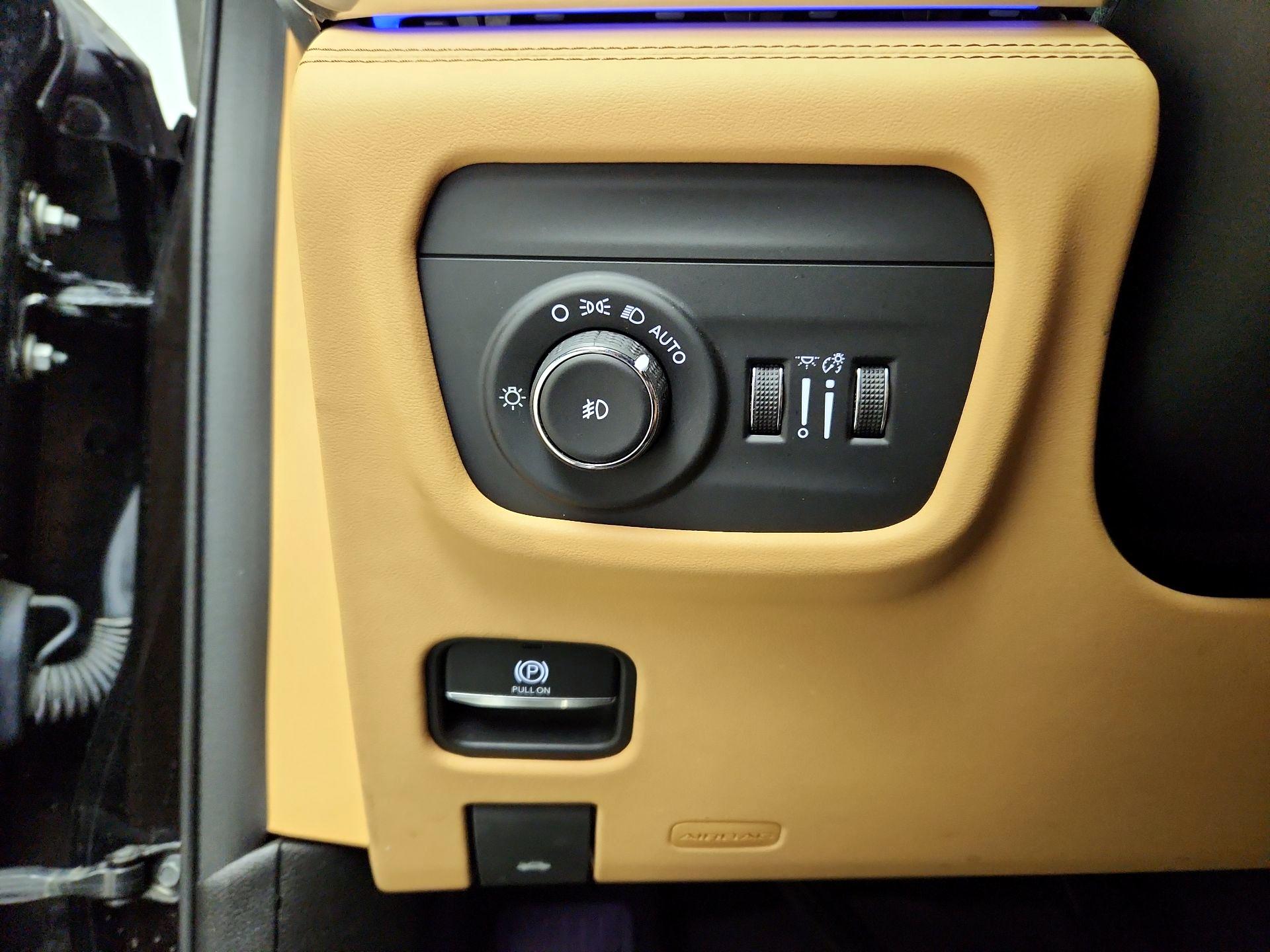 Thumbnail: 2022 Jeep Grand Cherokee - 13