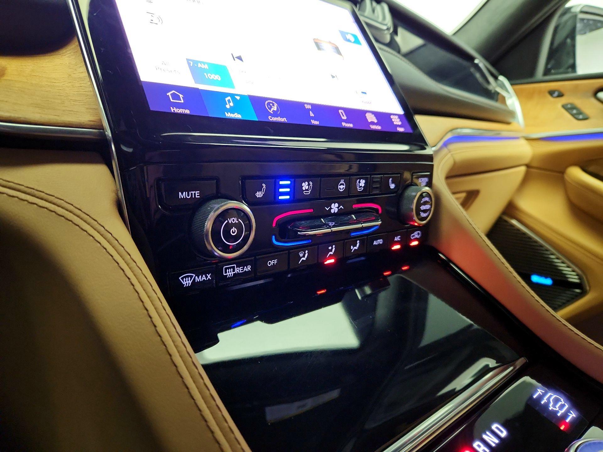 Thumbnail: 2022 Jeep Grand Cherokee - 17