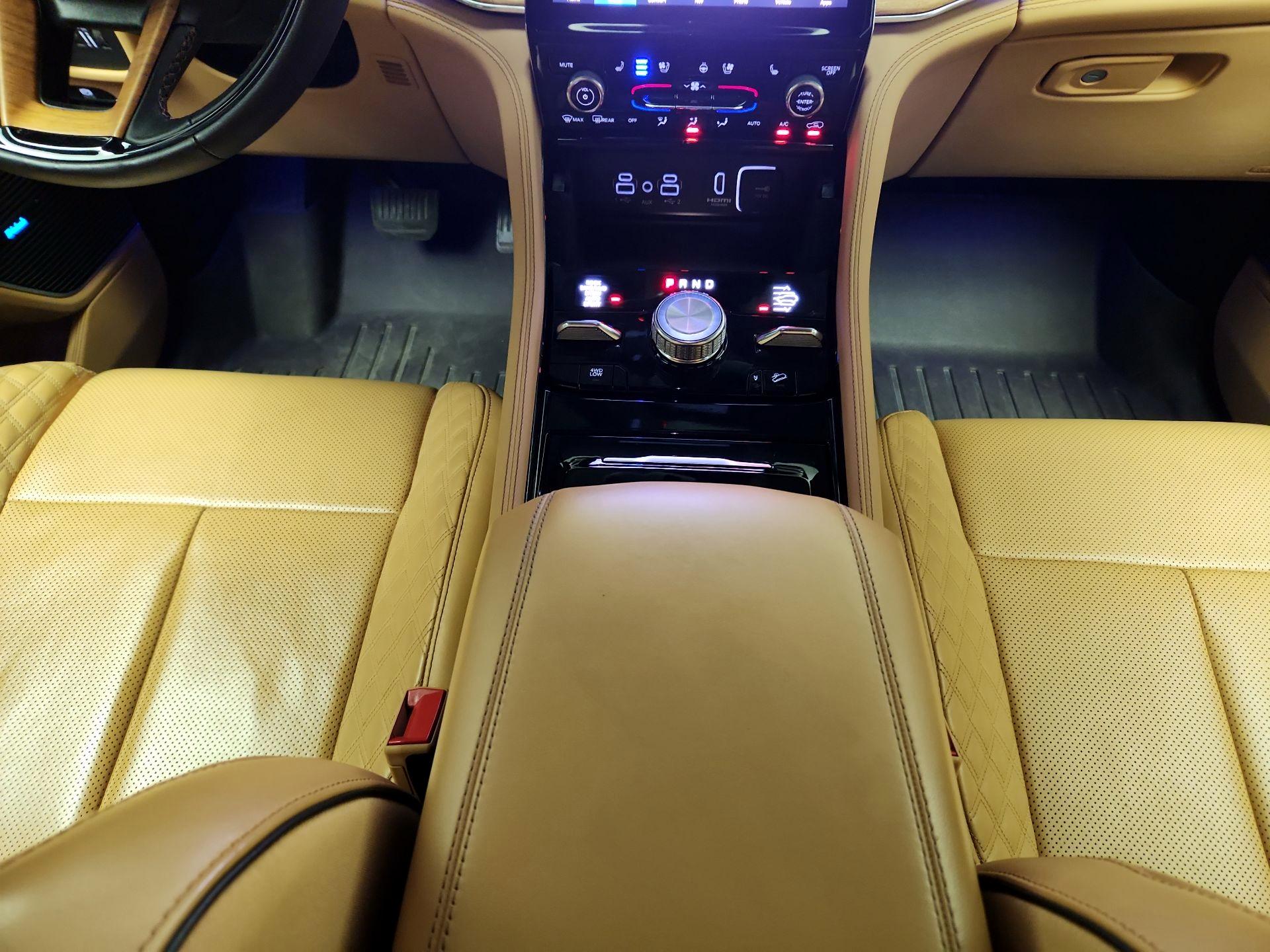 Thumbnail: 2022 Jeep Grand Cherokee - 18