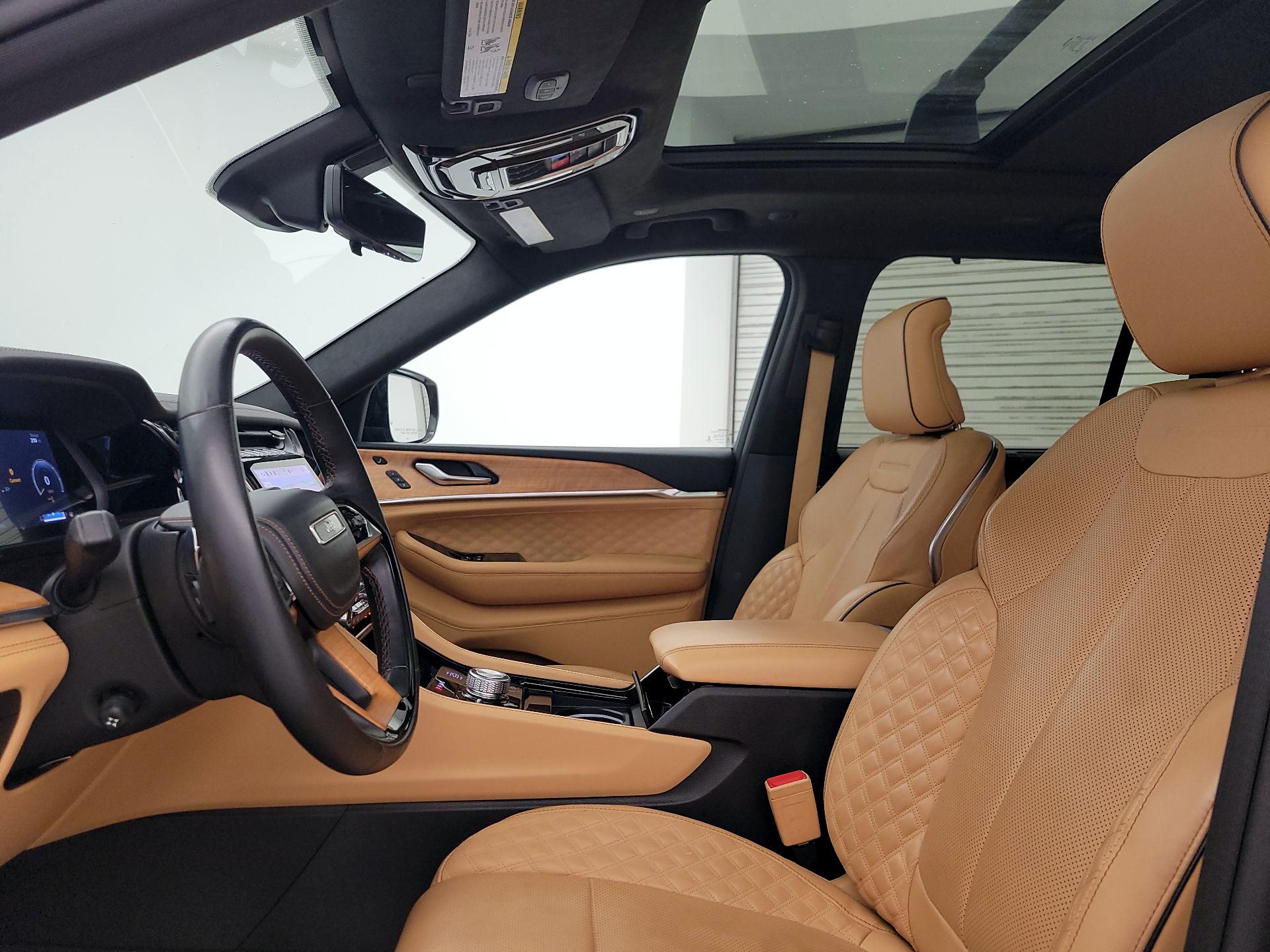 Thumbnail: 2022 Jeep Grand Cherokee - 20