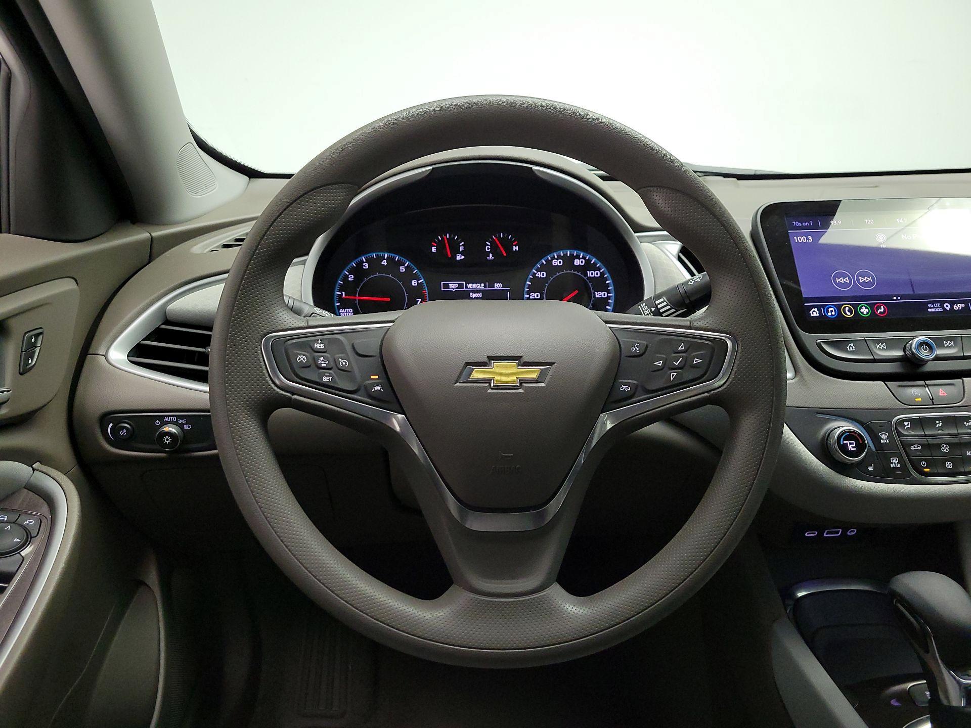 Thumbnail: 2024 Chevrolet Malibu - 10