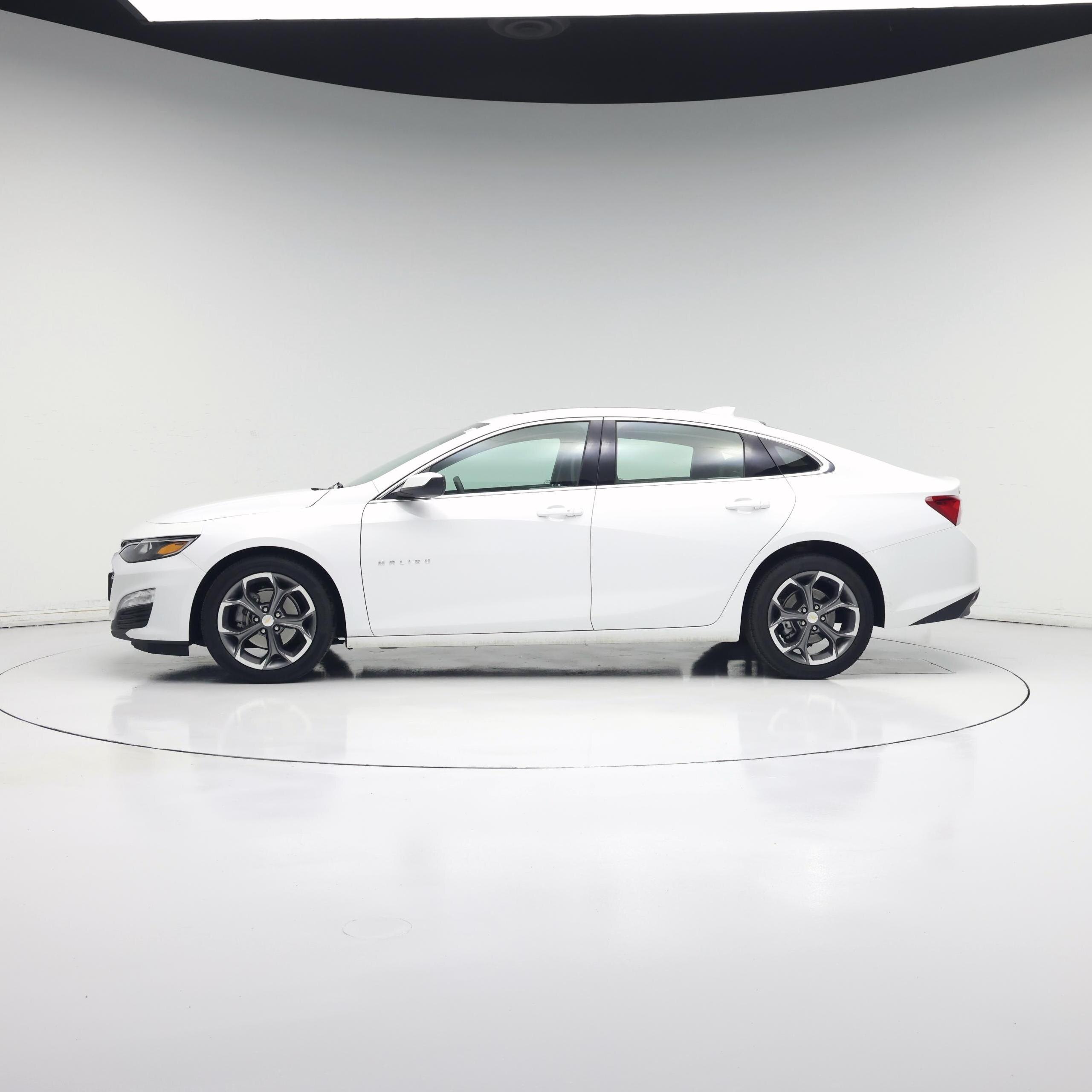 Thumbnail: 2024 Chevrolet Malibu - 3