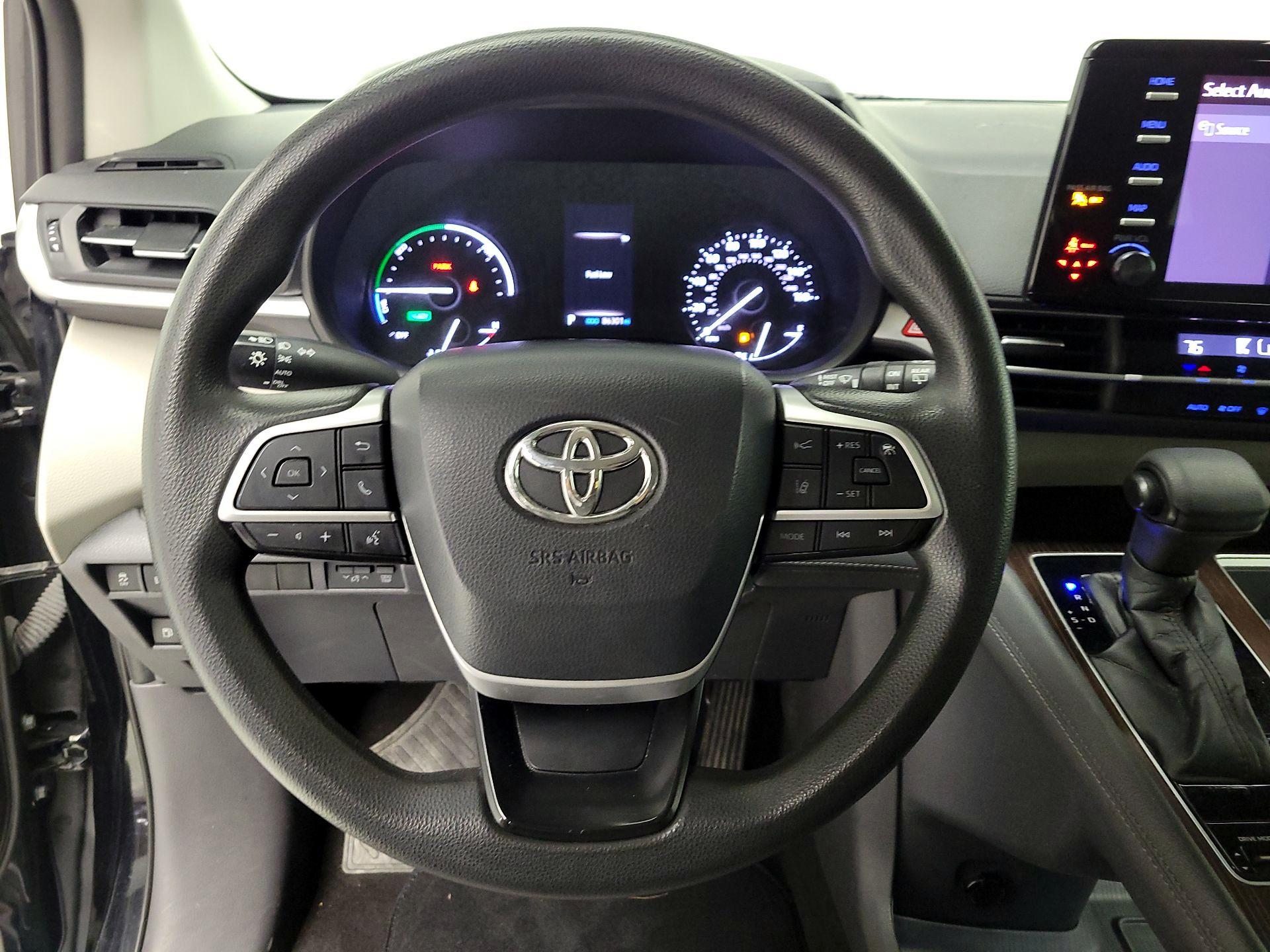 Thumbnail: 2021 Toyota Sienna - 10