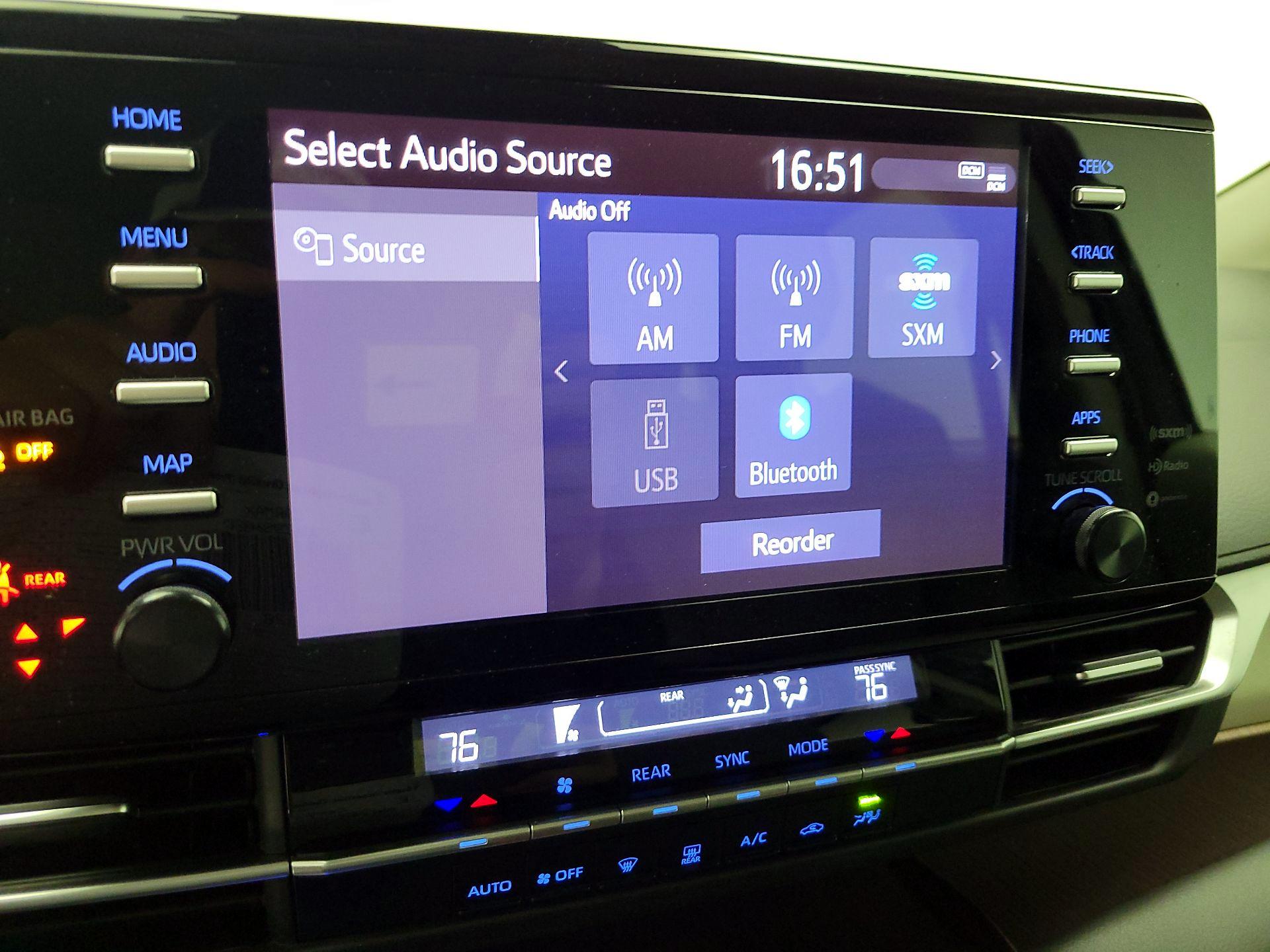 Thumbnail: 2021 Toyota Sienna - 15