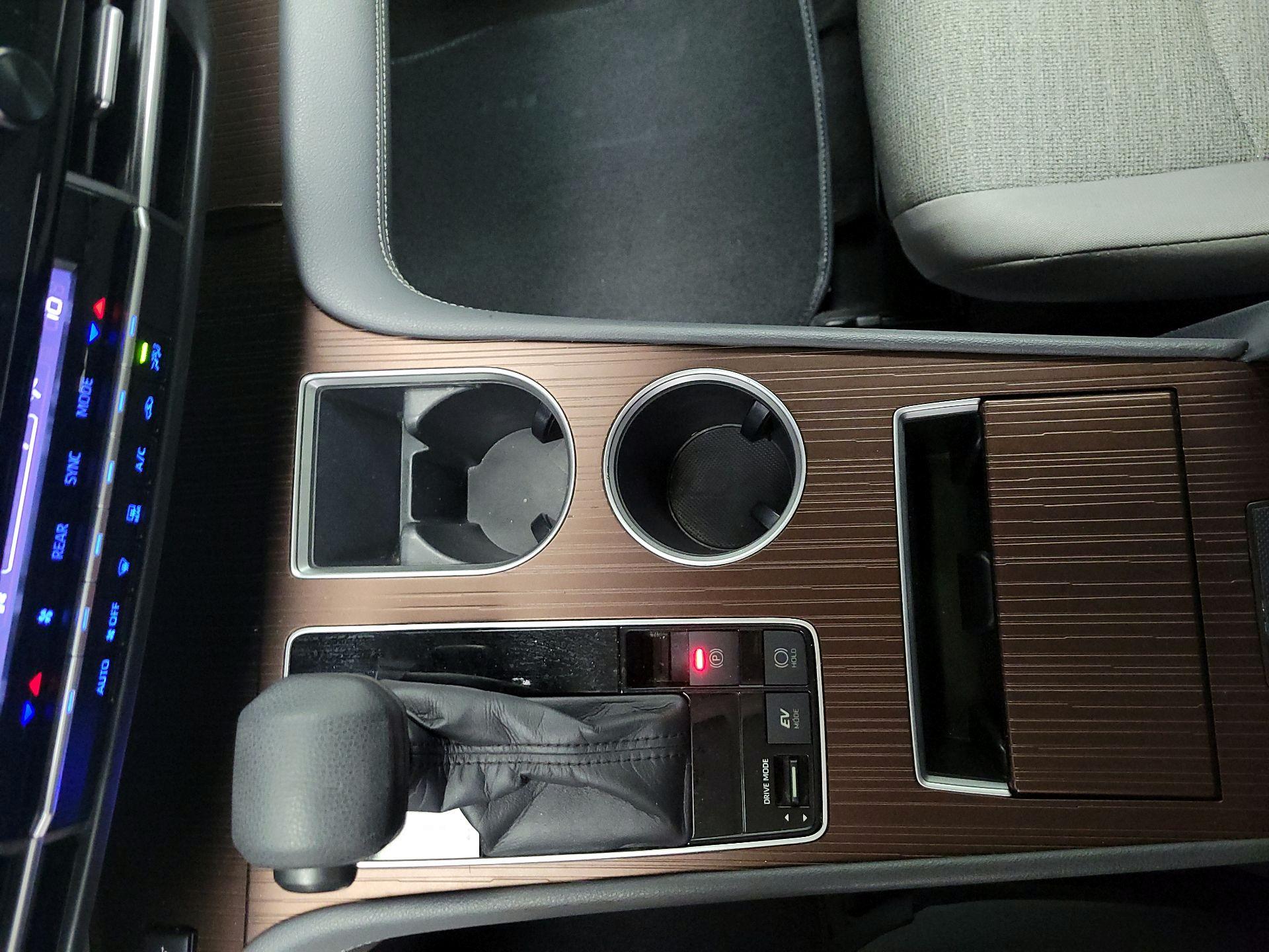 Thumbnail: 2021 Toyota Sienna - 17