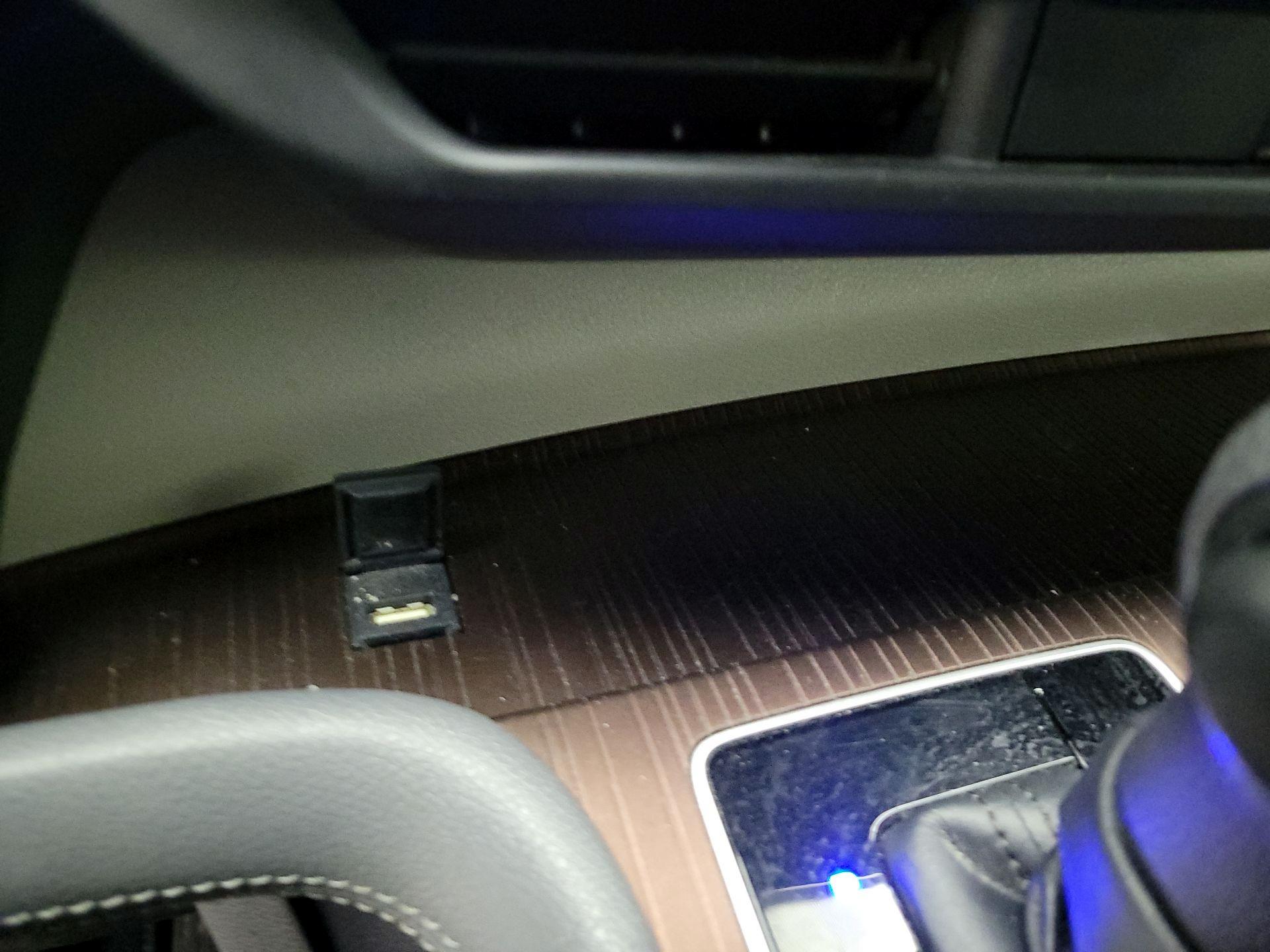 Thumbnail: 2021 Toyota Sienna - 18