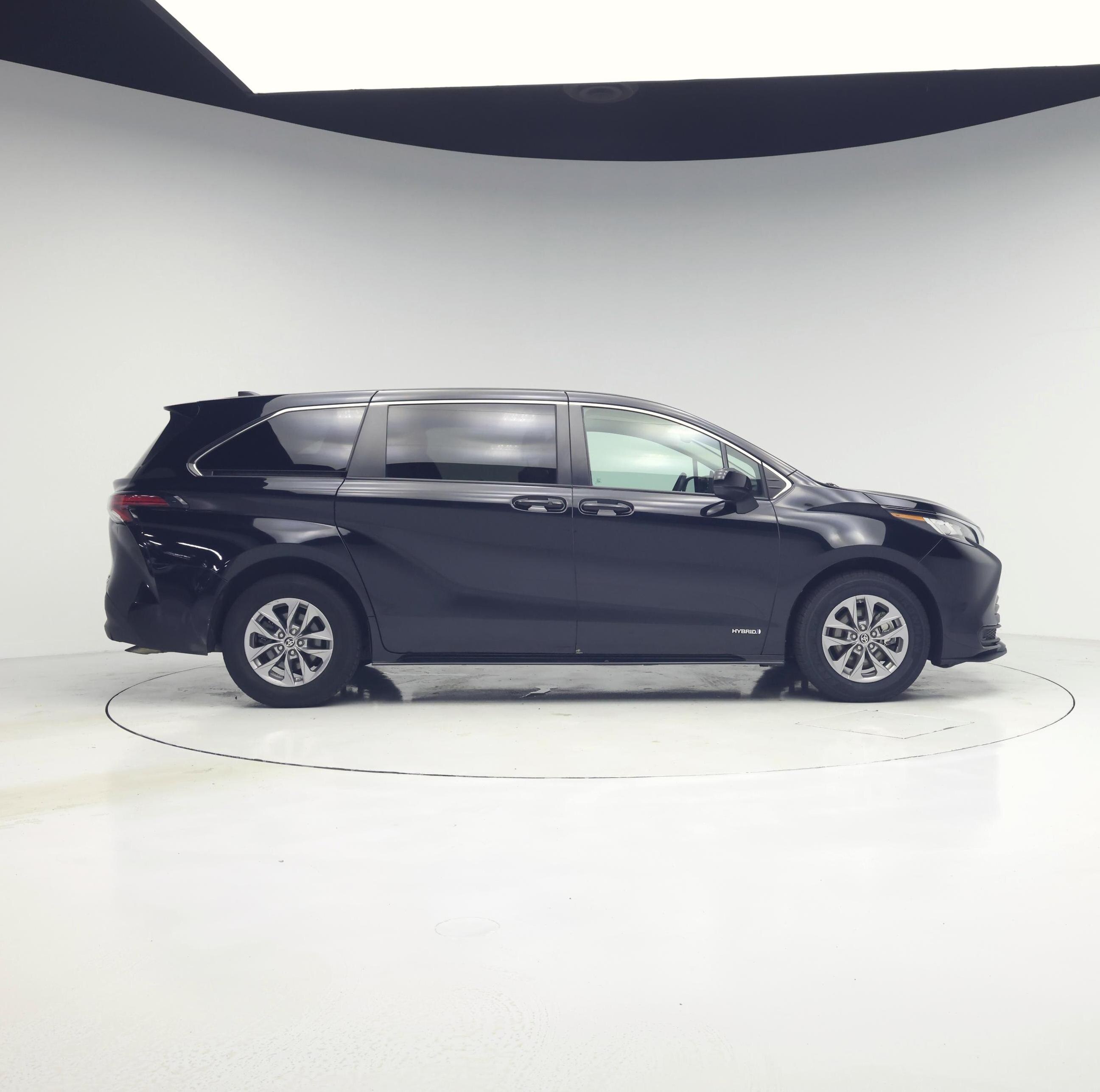 Thumbnail: 2021 Toyota Sienna - 7