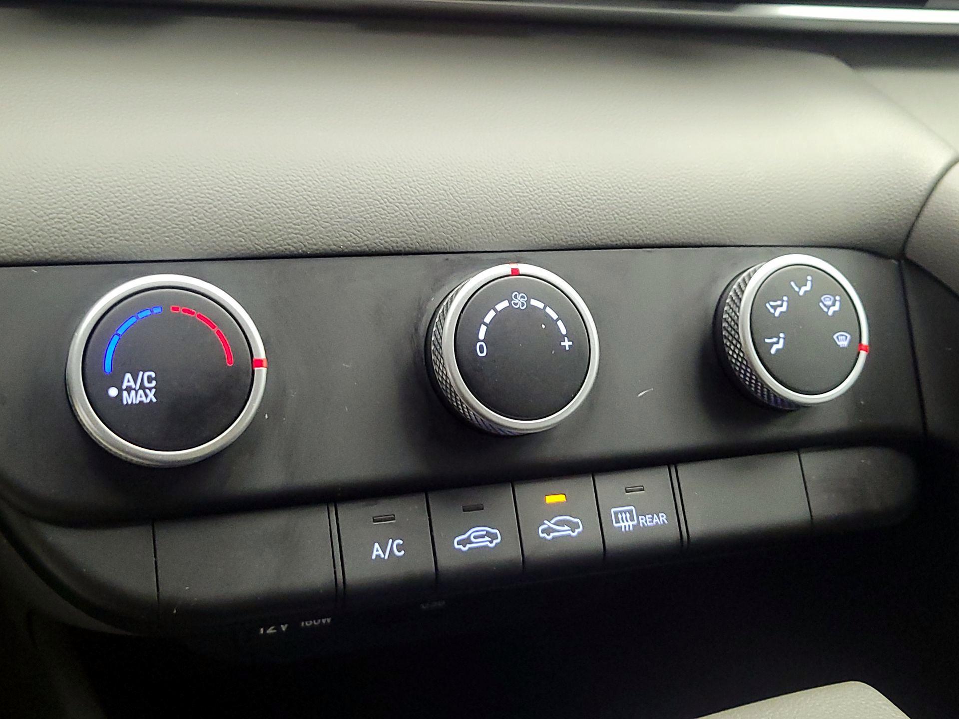 Thumbnail: 2024 Hyundai Elantra - 16