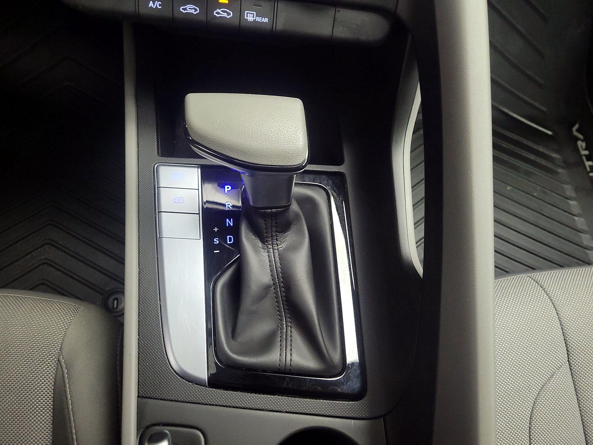 Thumbnail: 2024 Hyundai Elantra - 17