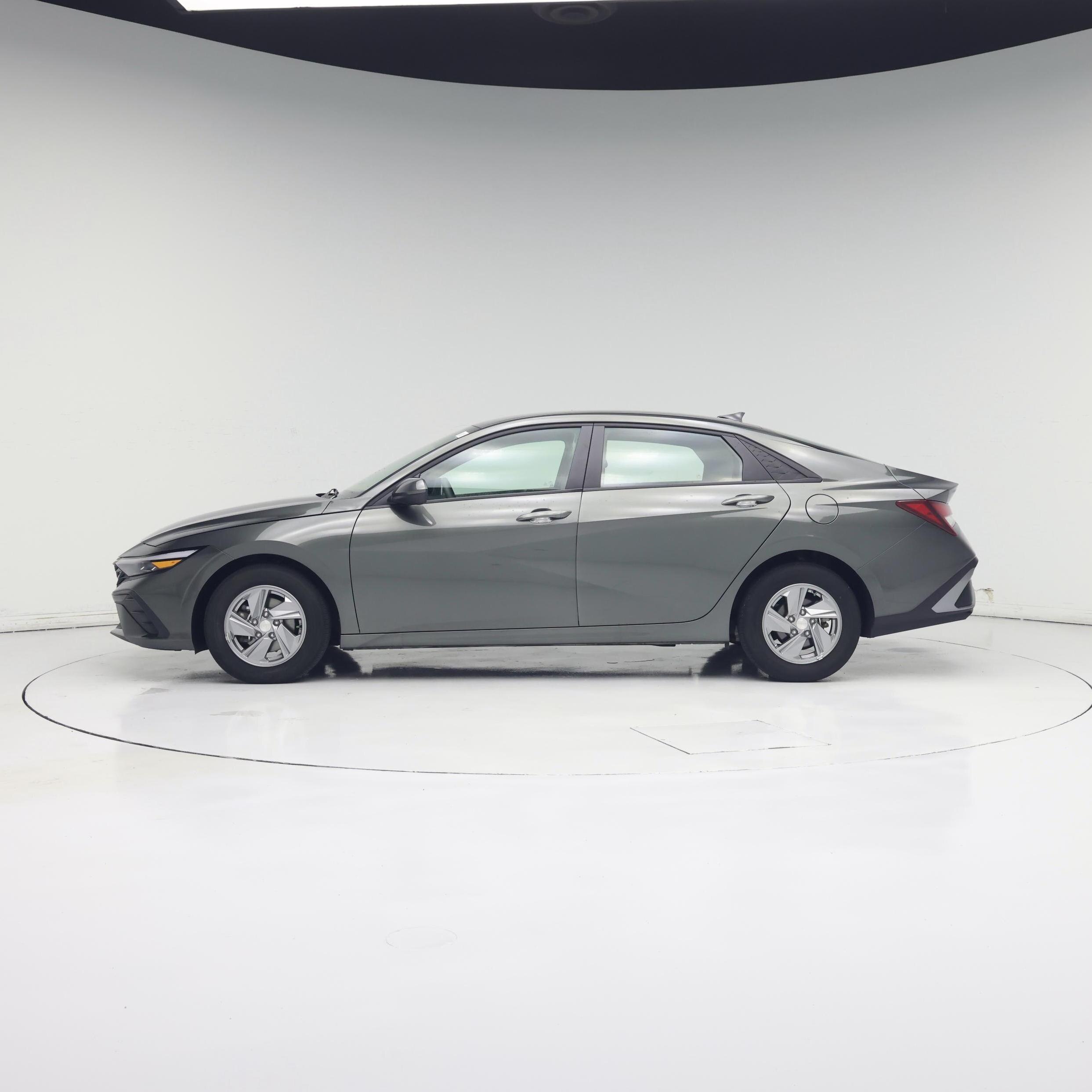 Thumbnail: 2024 Hyundai Elantra - 3