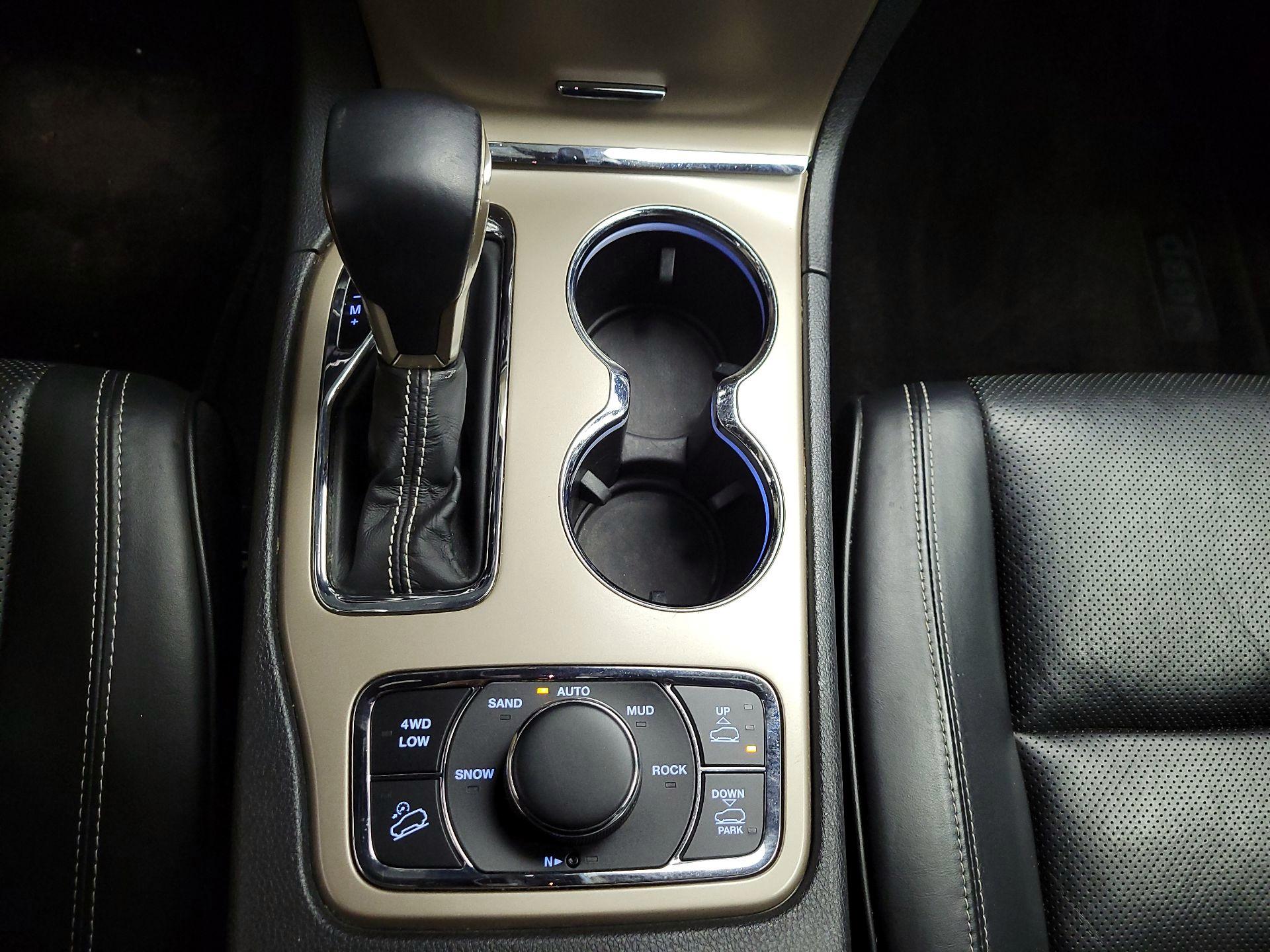 Thumbnail: 2017 Jeep Grand Cherokee - 17