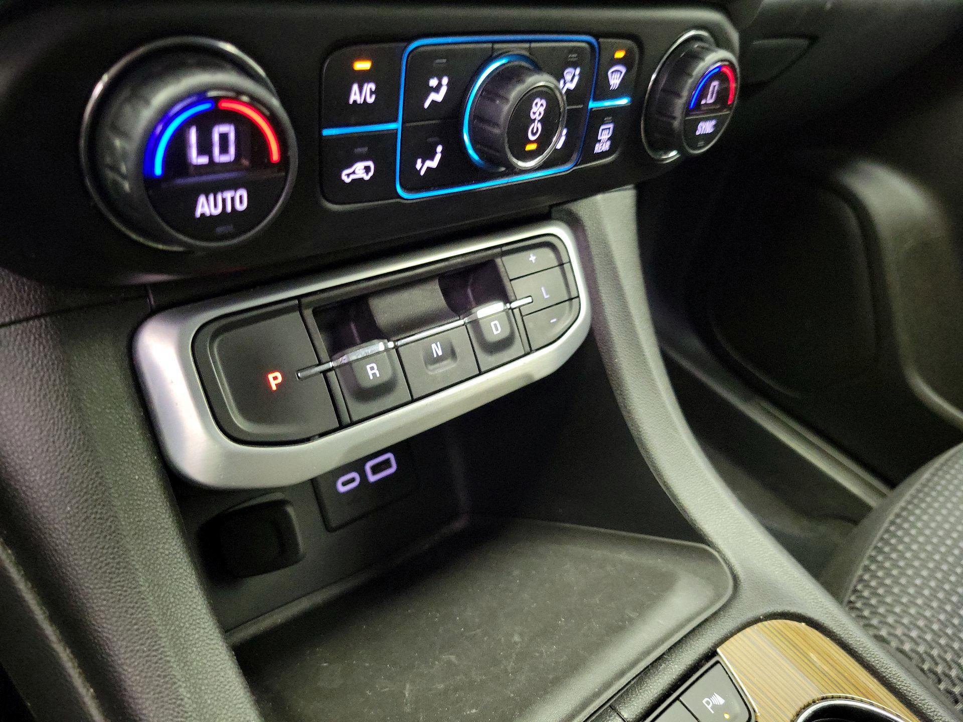 Thumbnail: 2021 GMC Acadia - 16