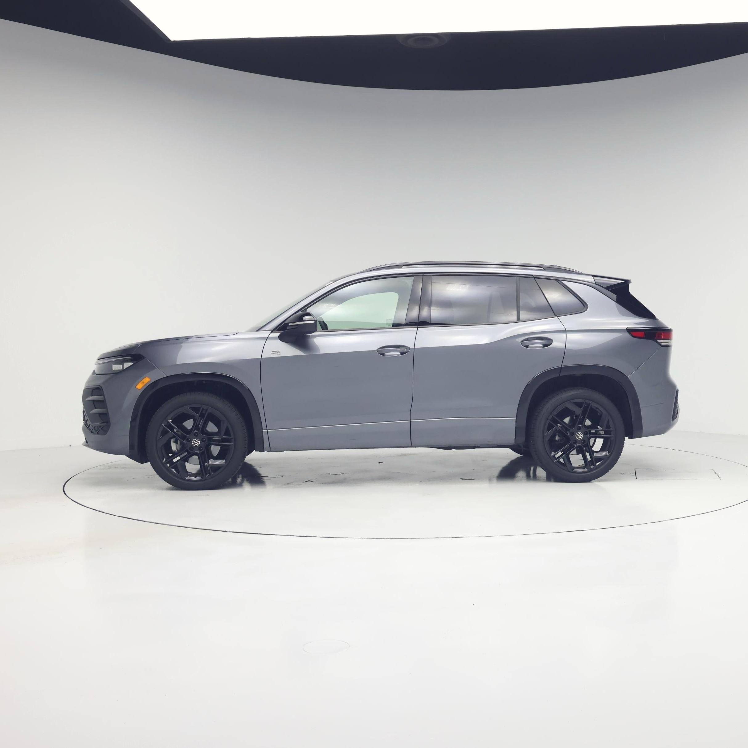 Thumbnail: 2025 Volkswagen Tiguan - 3