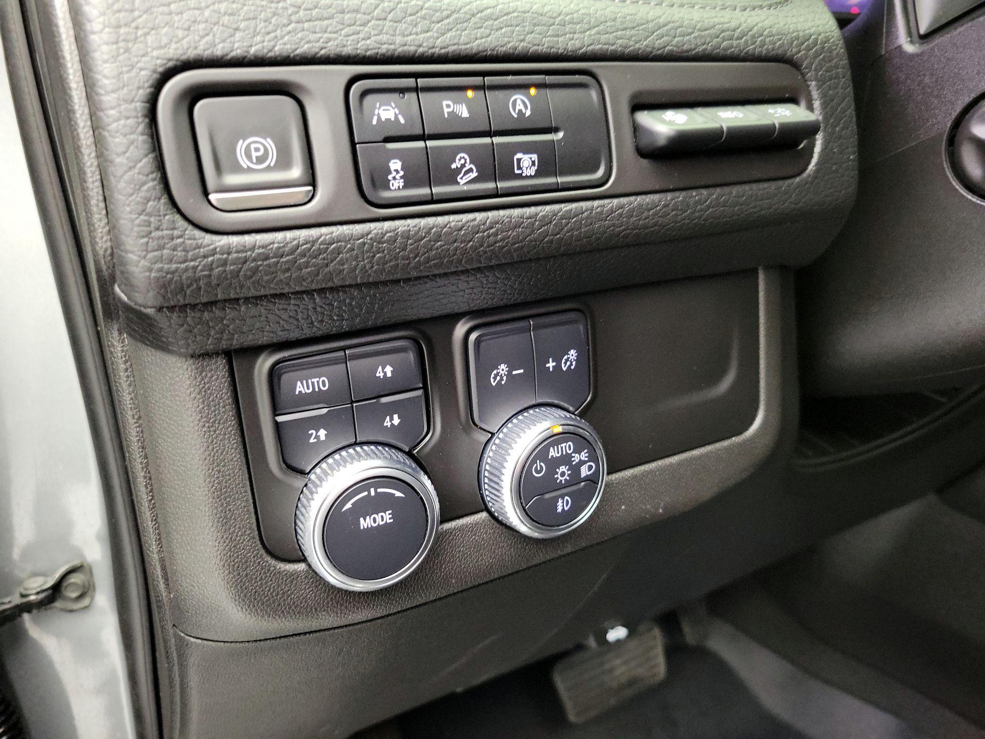 Thumbnail: 2023 GMC Yukon XL - 13