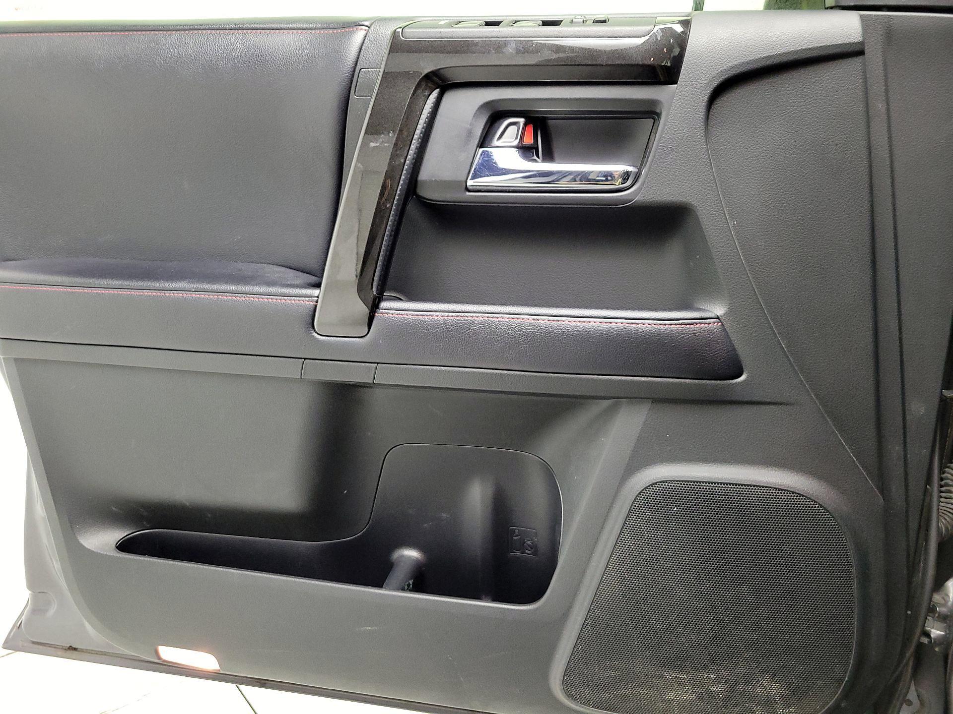 Thumbnail: 2019 Toyota 4Runner - 12