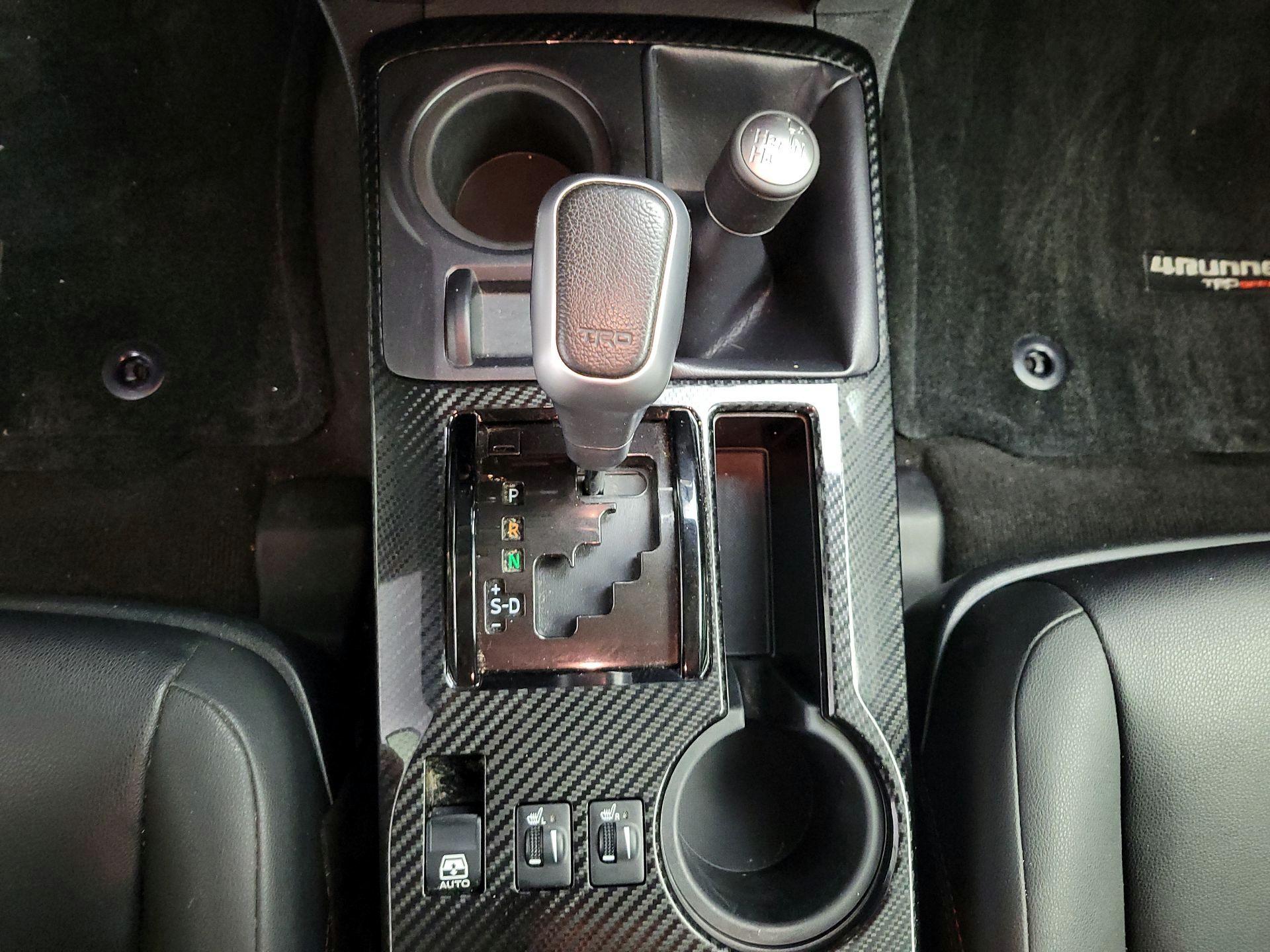 Thumbnail: 2019 Toyota 4Runner - 15