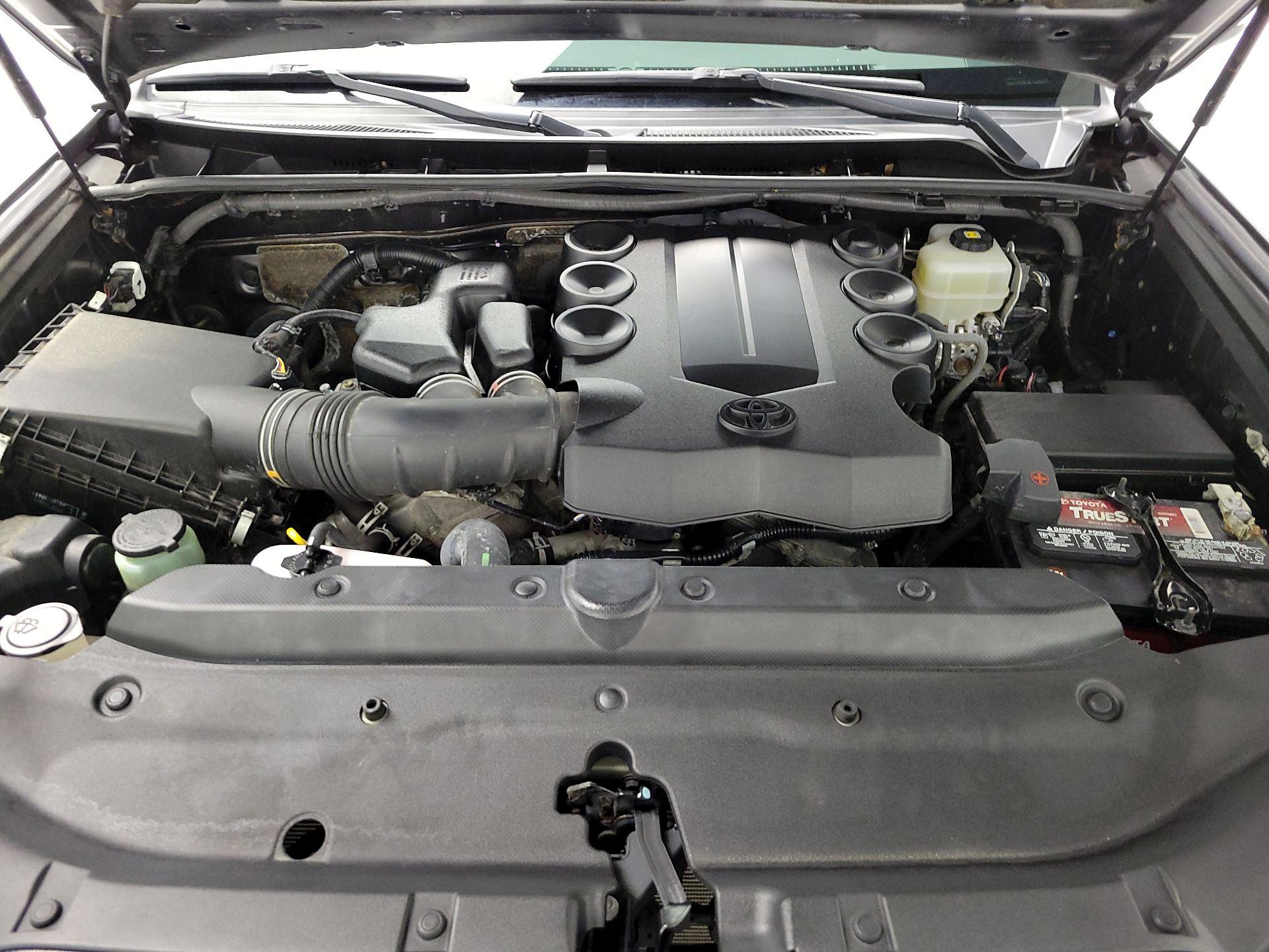 Thumbnail: 2019 Toyota 4Runner - 17