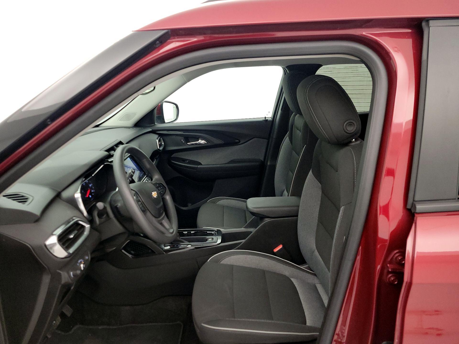 Thumbnail: 2023 Chevrolet TrailBlazer - 11