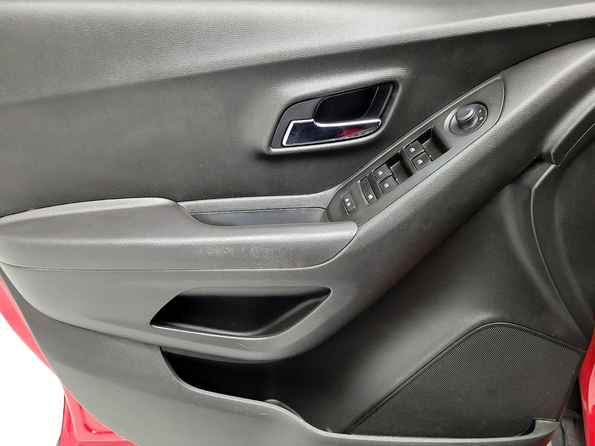 Thumbnail: 2020 Chevrolet Trax - 12