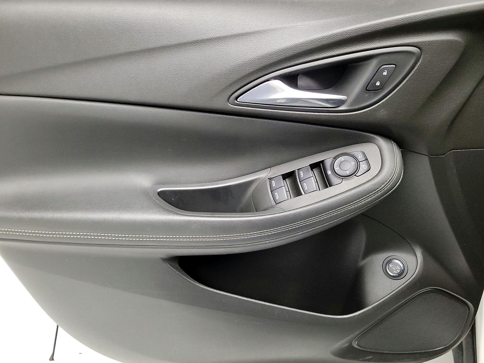 Thumbnail: 2020 Buick Encore GX - 12