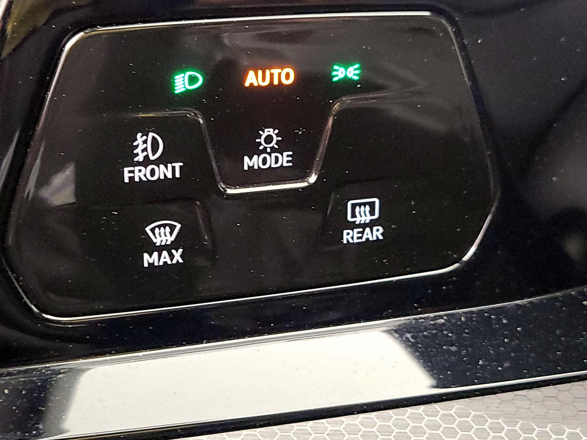 Thumbnail: 2022 Volkswagen Golf - 13