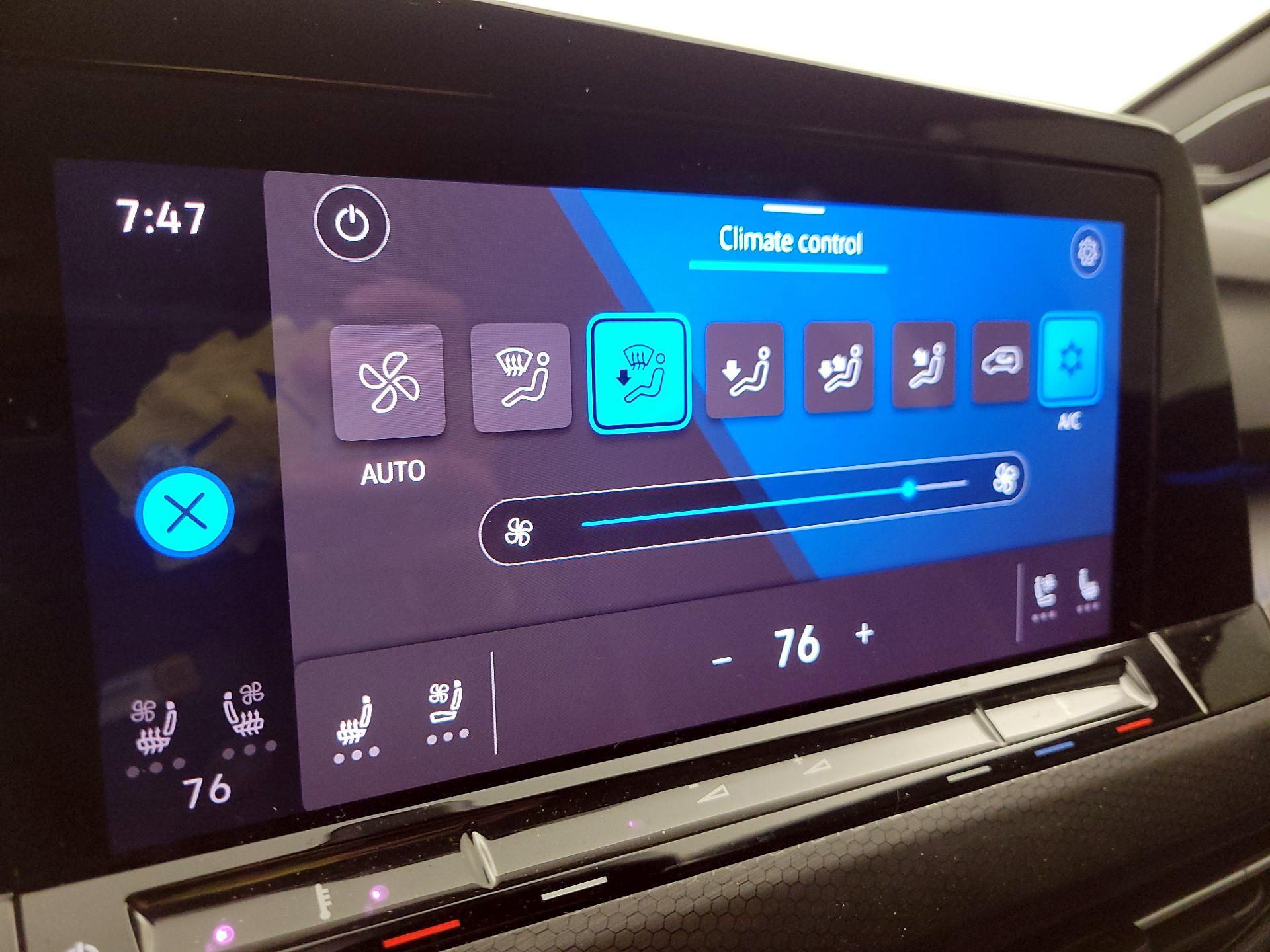 Thumbnail: 2022 Volkswagen Golf - 17