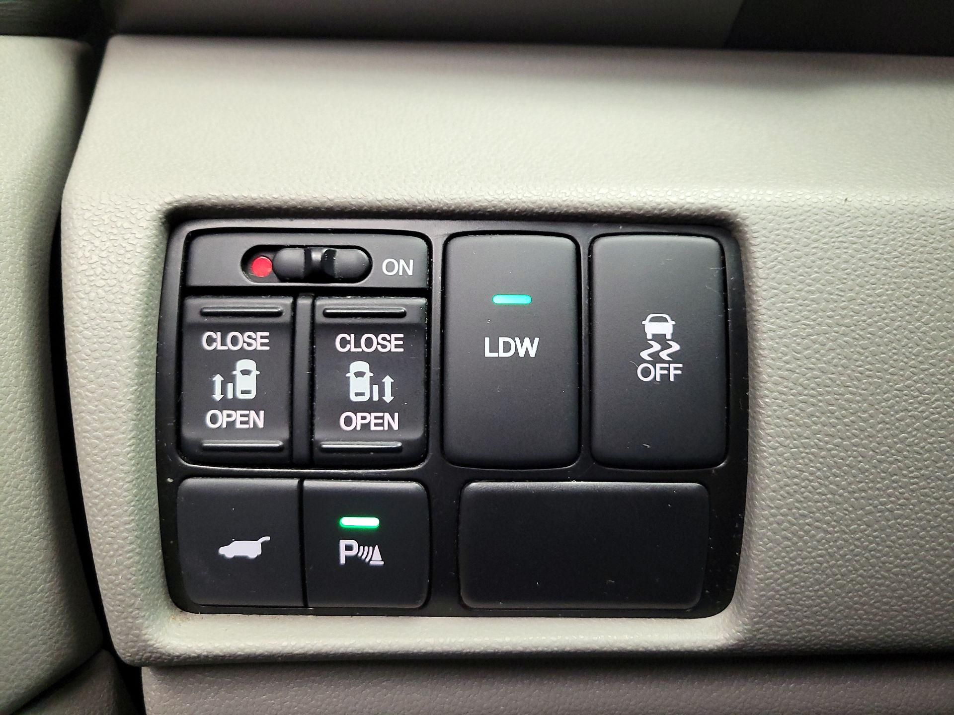 Thumbnail: 2014 Honda Odyssey - 13