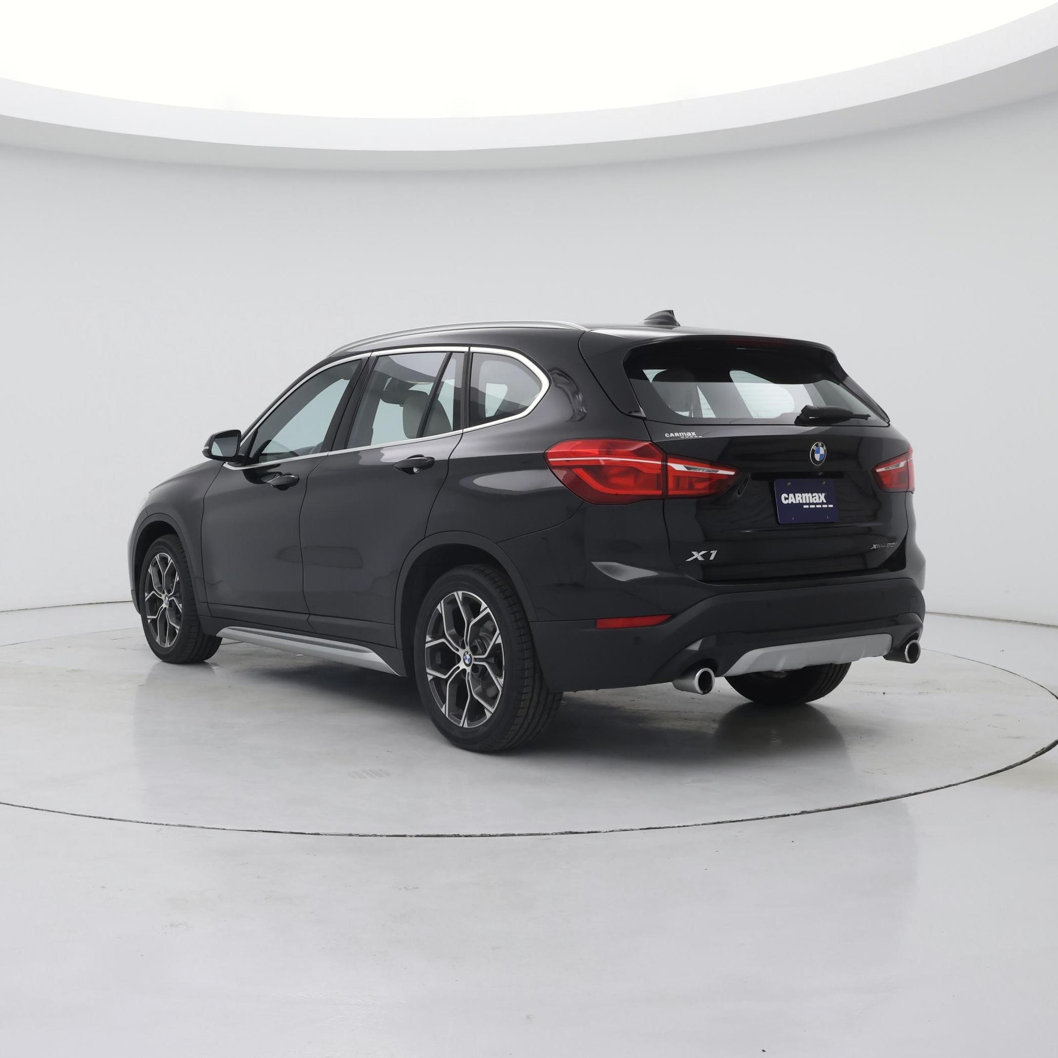 Thumbnail: 2021 BMW X1 - 2