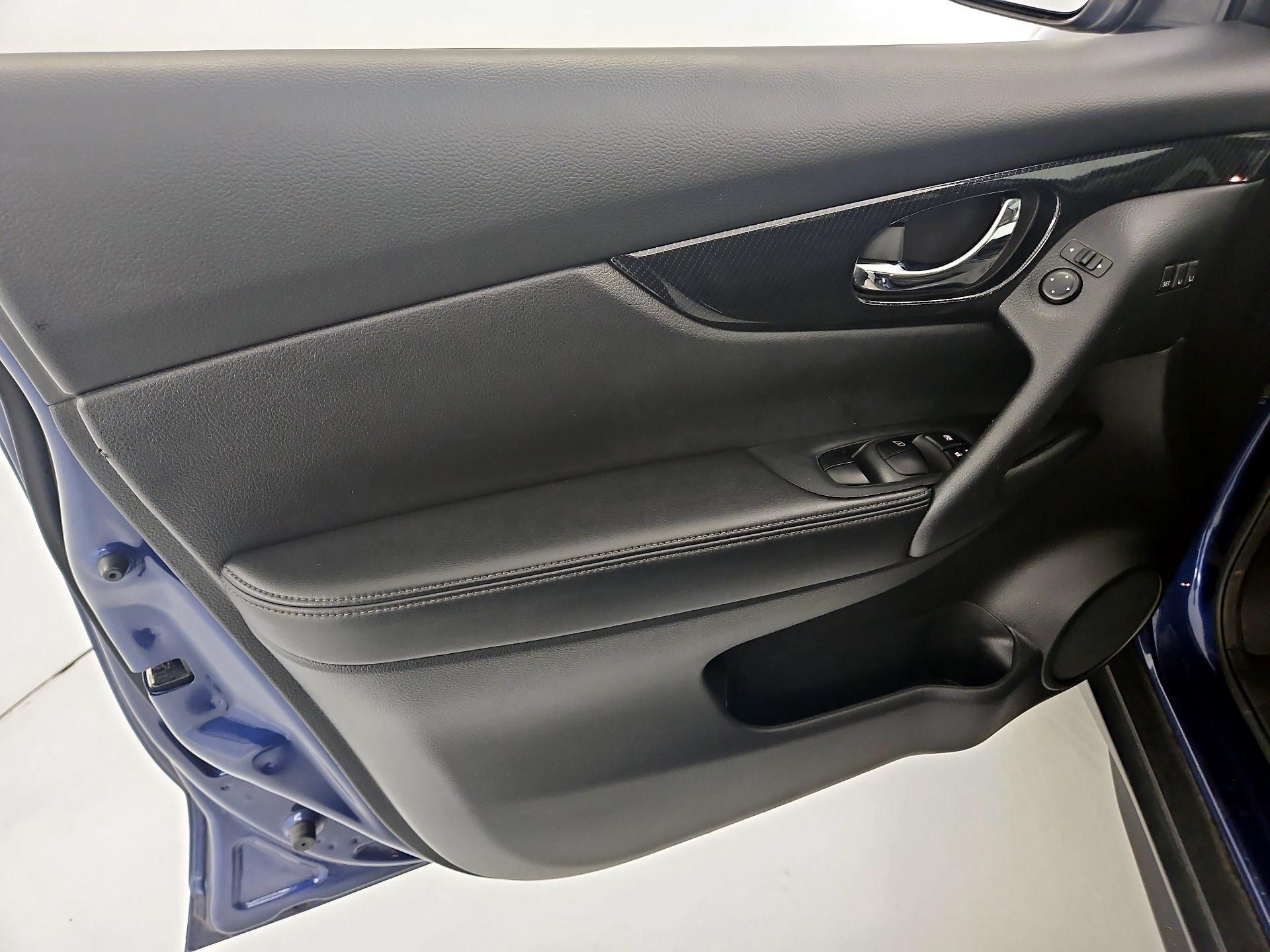 Thumbnail: 2020 Nissan Rogue - 12