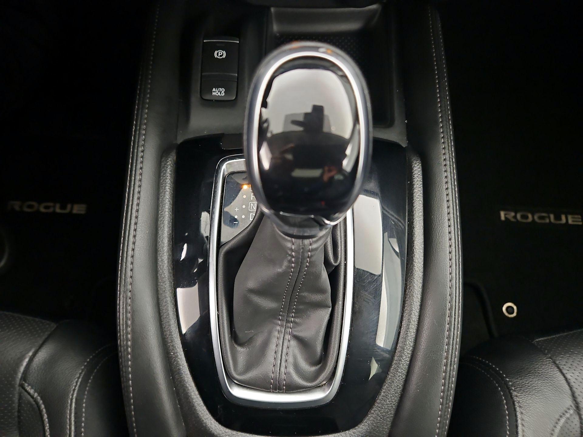 Thumbnail: 2020 Nissan Rogue - 18