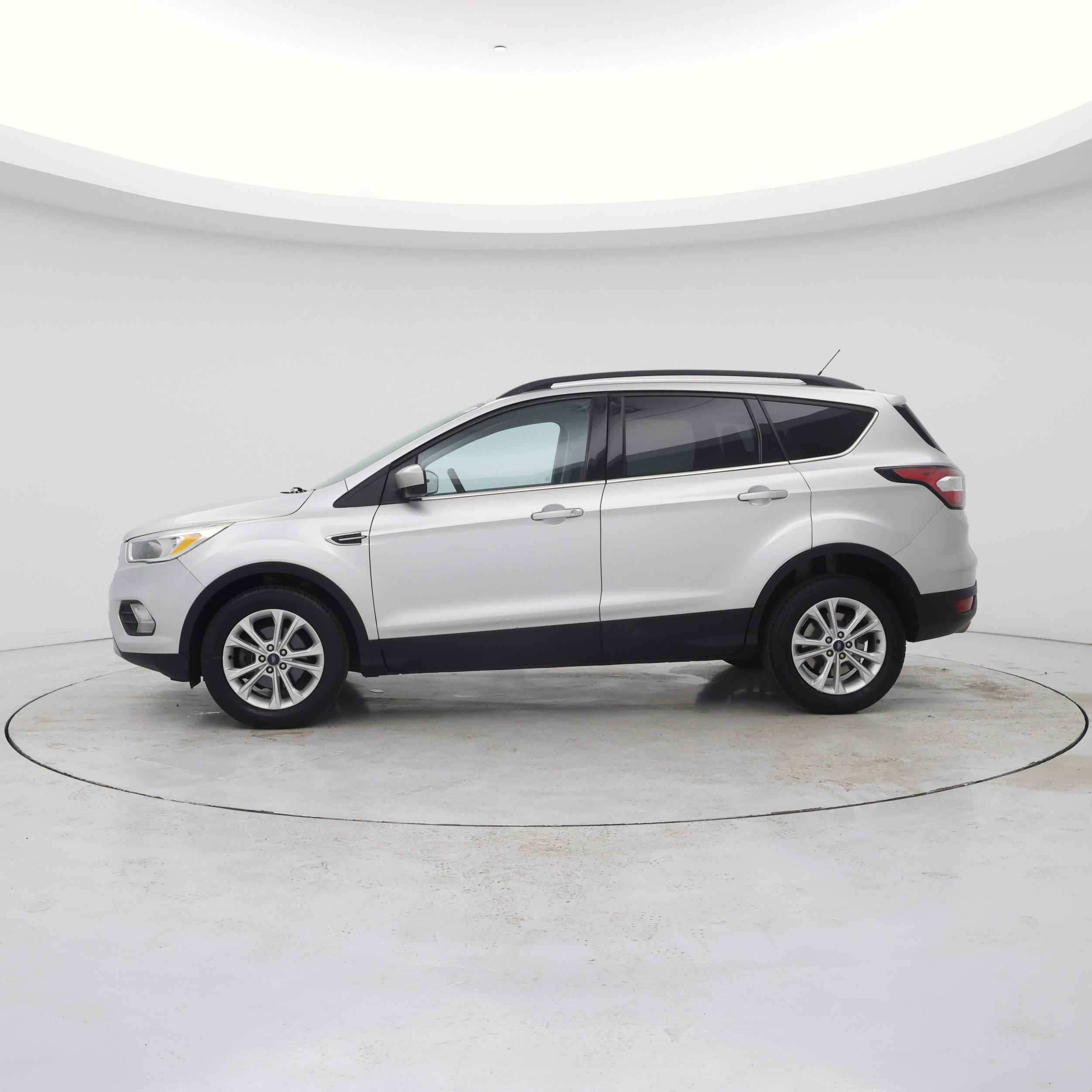 Thumbnail: 2018 Ford Escape - 3