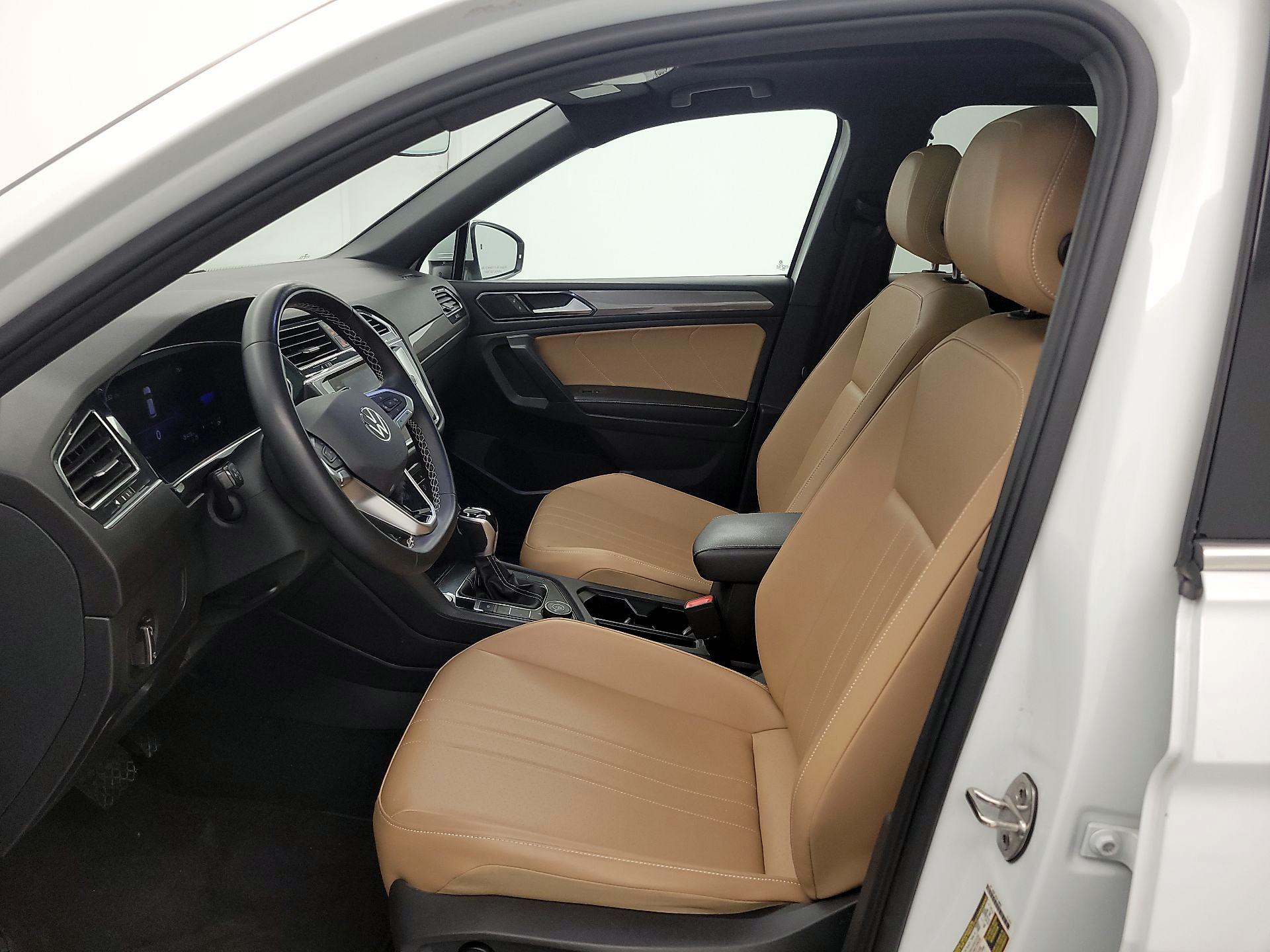 Thumbnail: 2023 Volkswagen Tiguan - 11