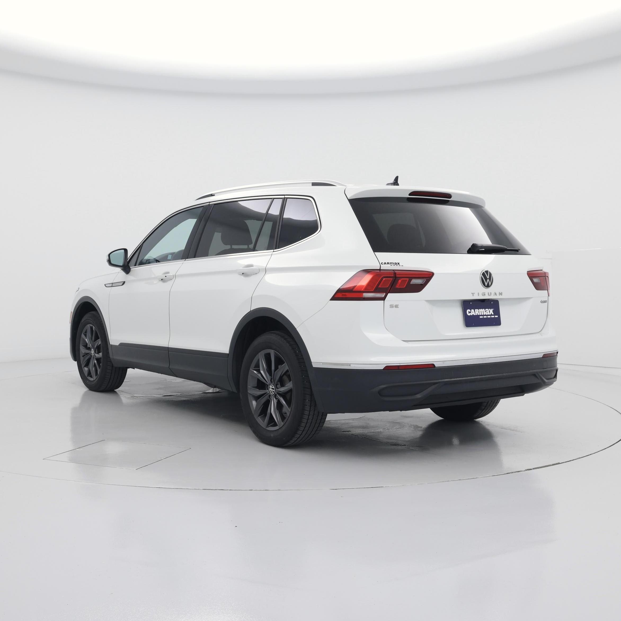 Thumbnail: 2023 Volkswagen Tiguan - 2