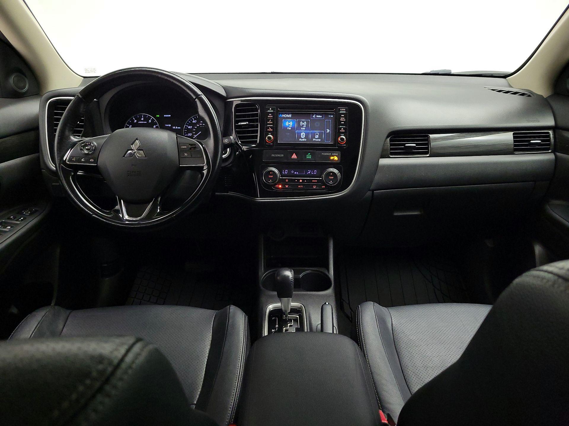 Thumbnail: 2016 Mitsubishi Outlander - 9