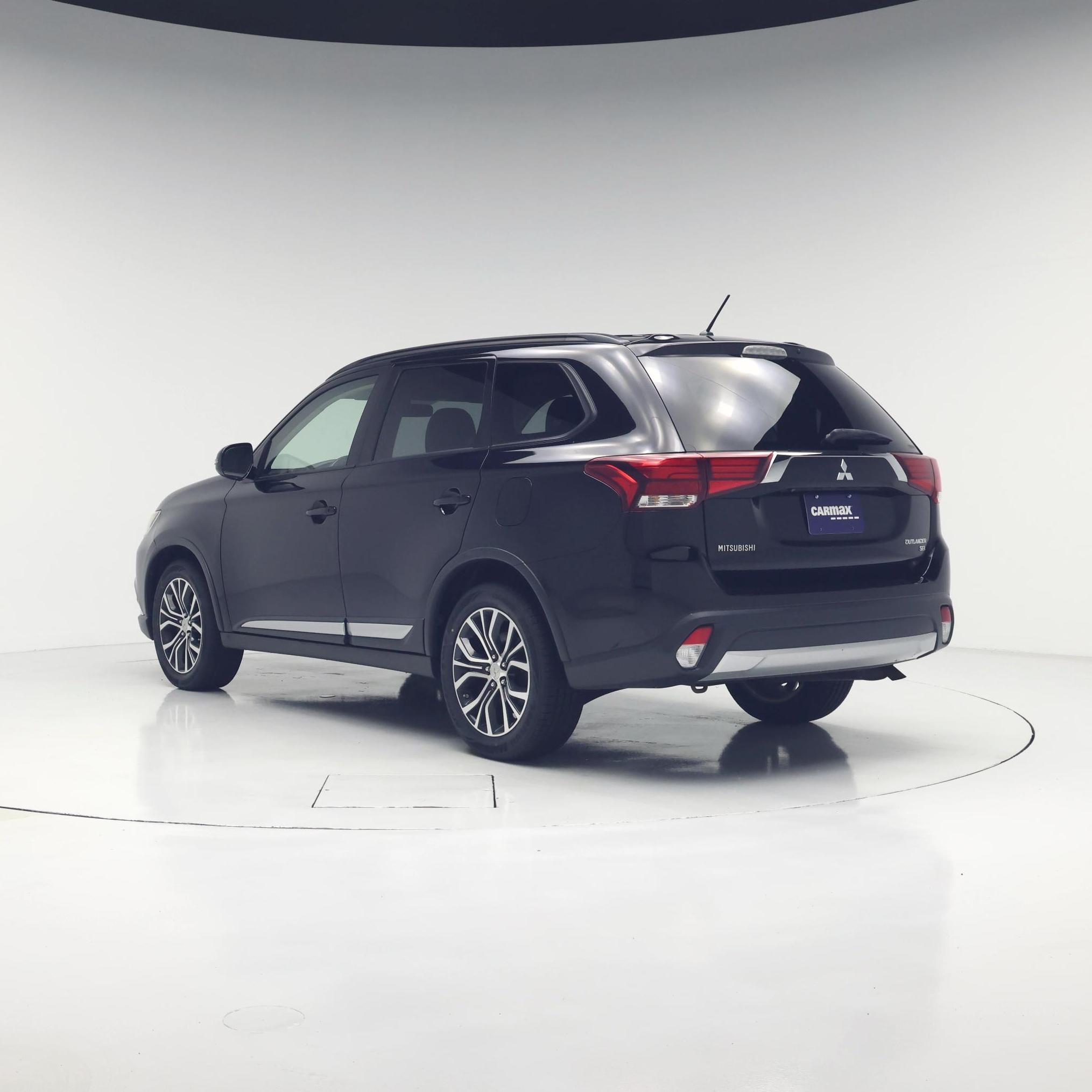 Thumbnail: 2016 Mitsubishi Outlander - 2