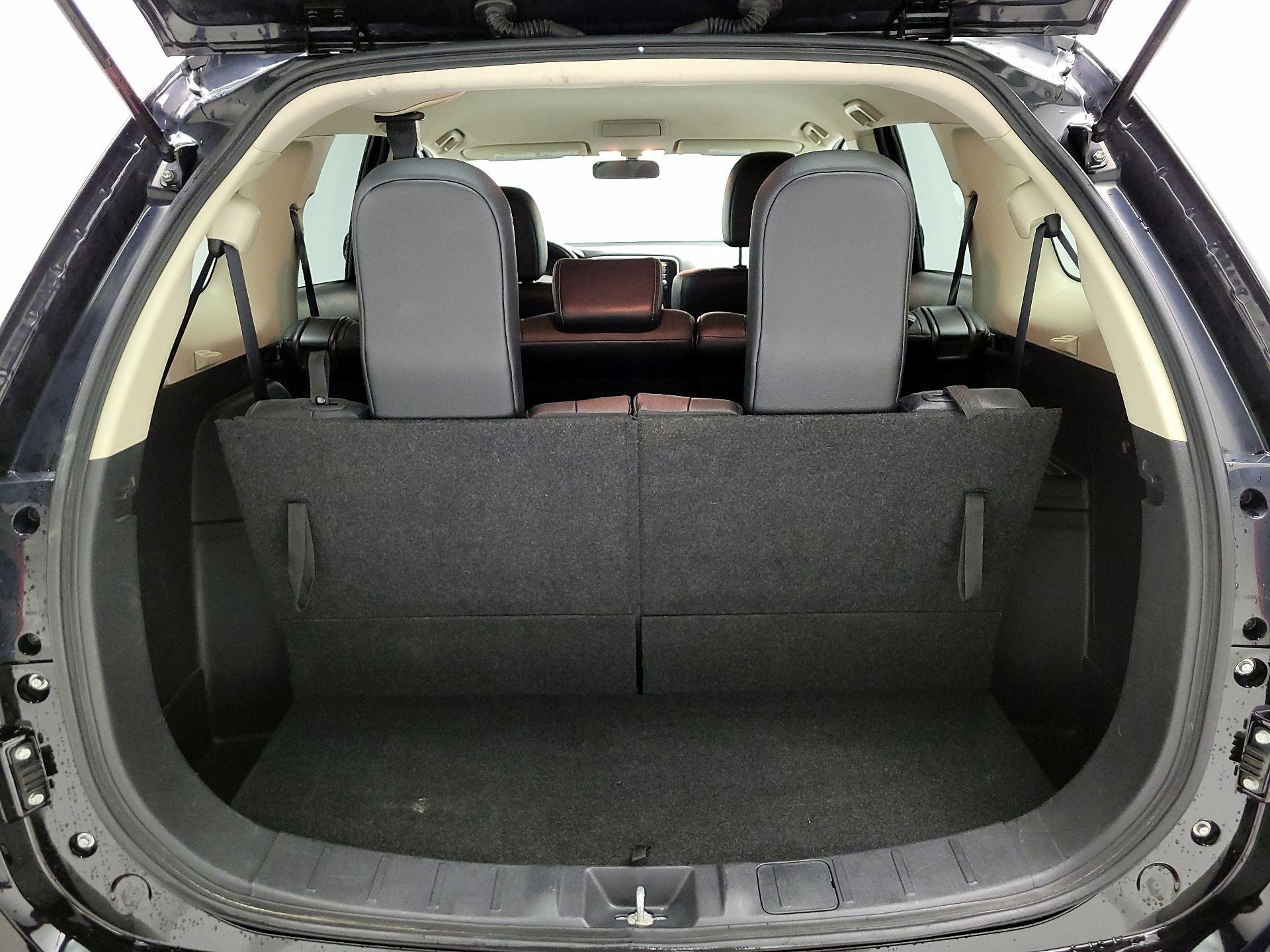 Thumbnail: 2016 Mitsubishi Outlander - 20