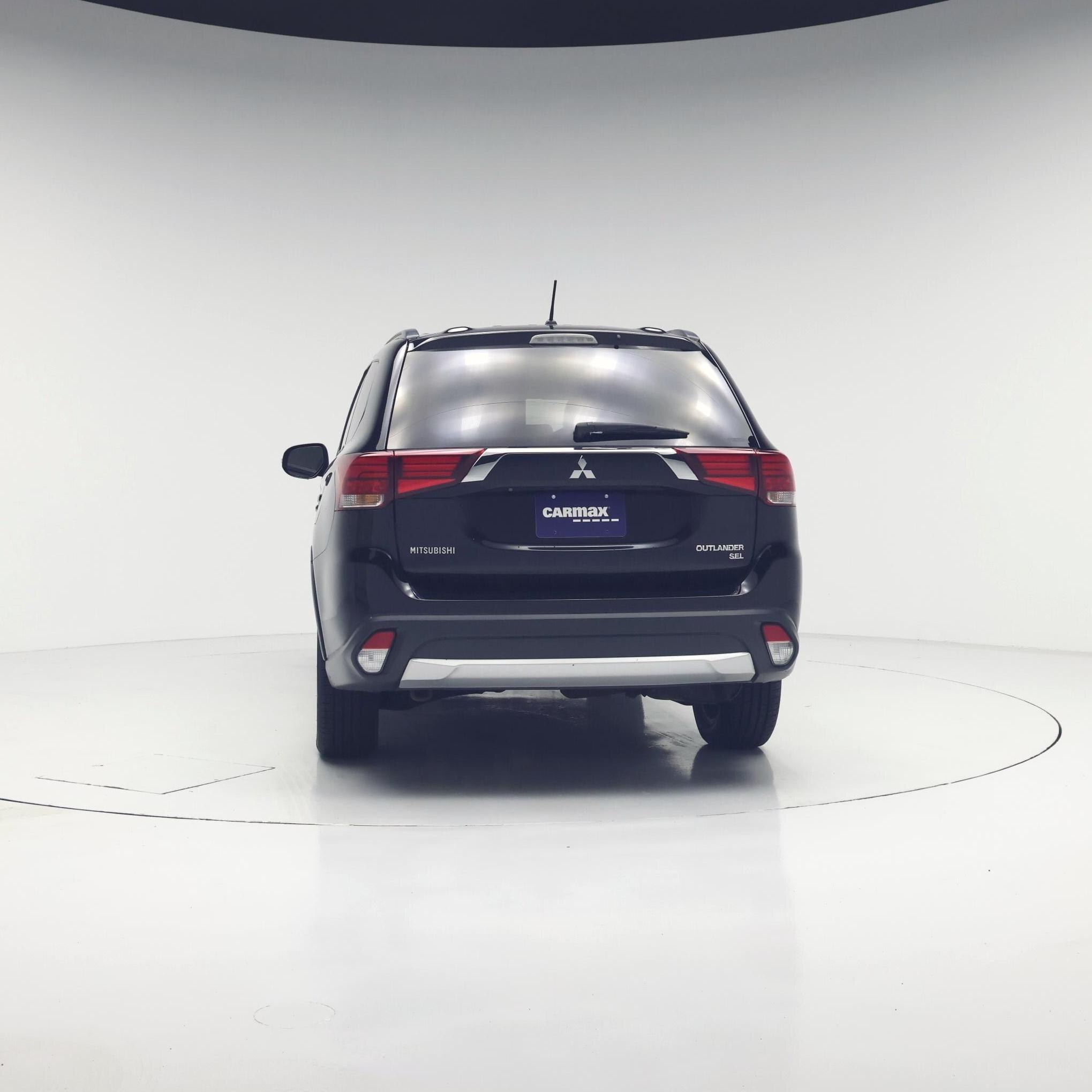 Thumbnail: 2016 Mitsubishi Outlander - 6