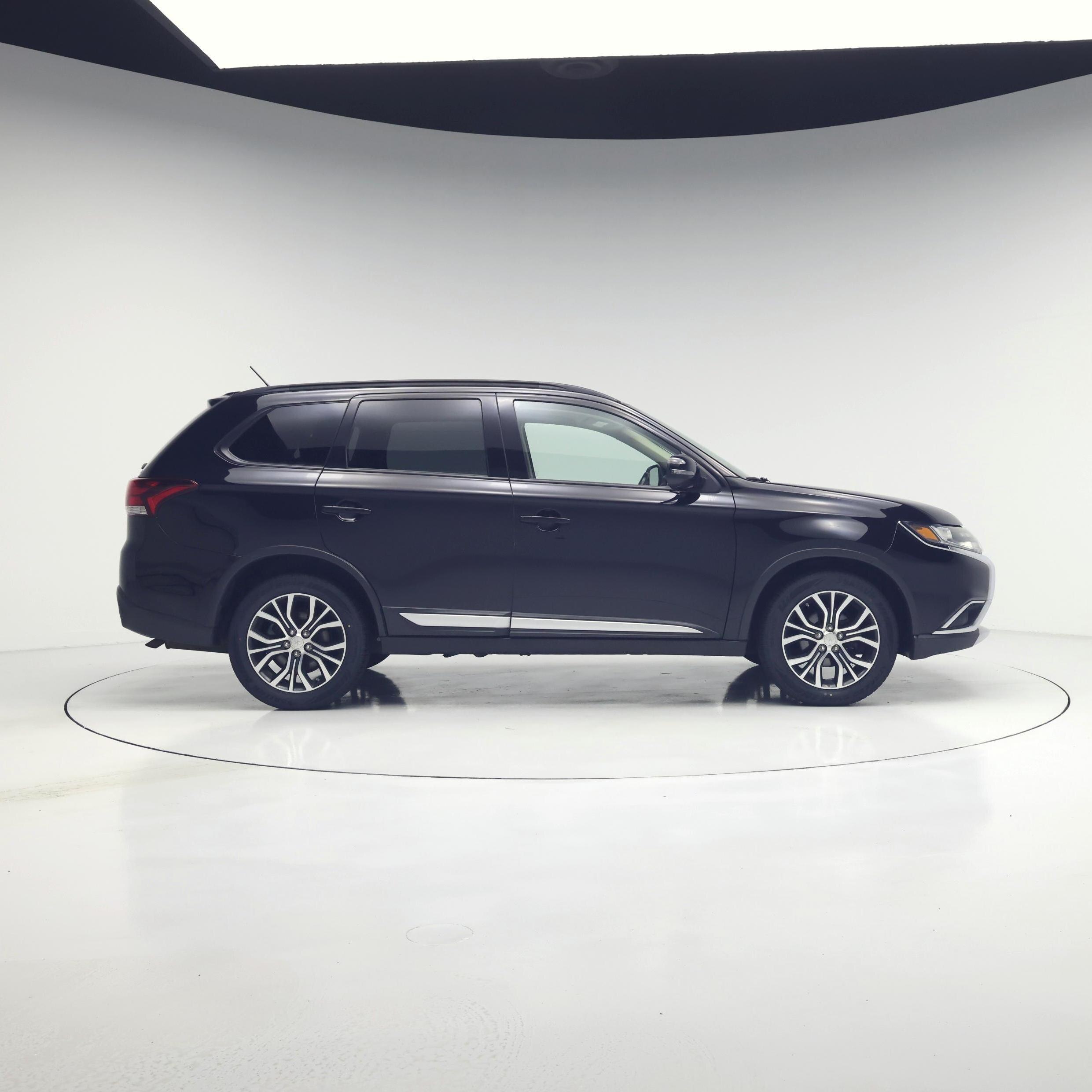 Thumbnail: 2016 Mitsubishi Outlander - 7